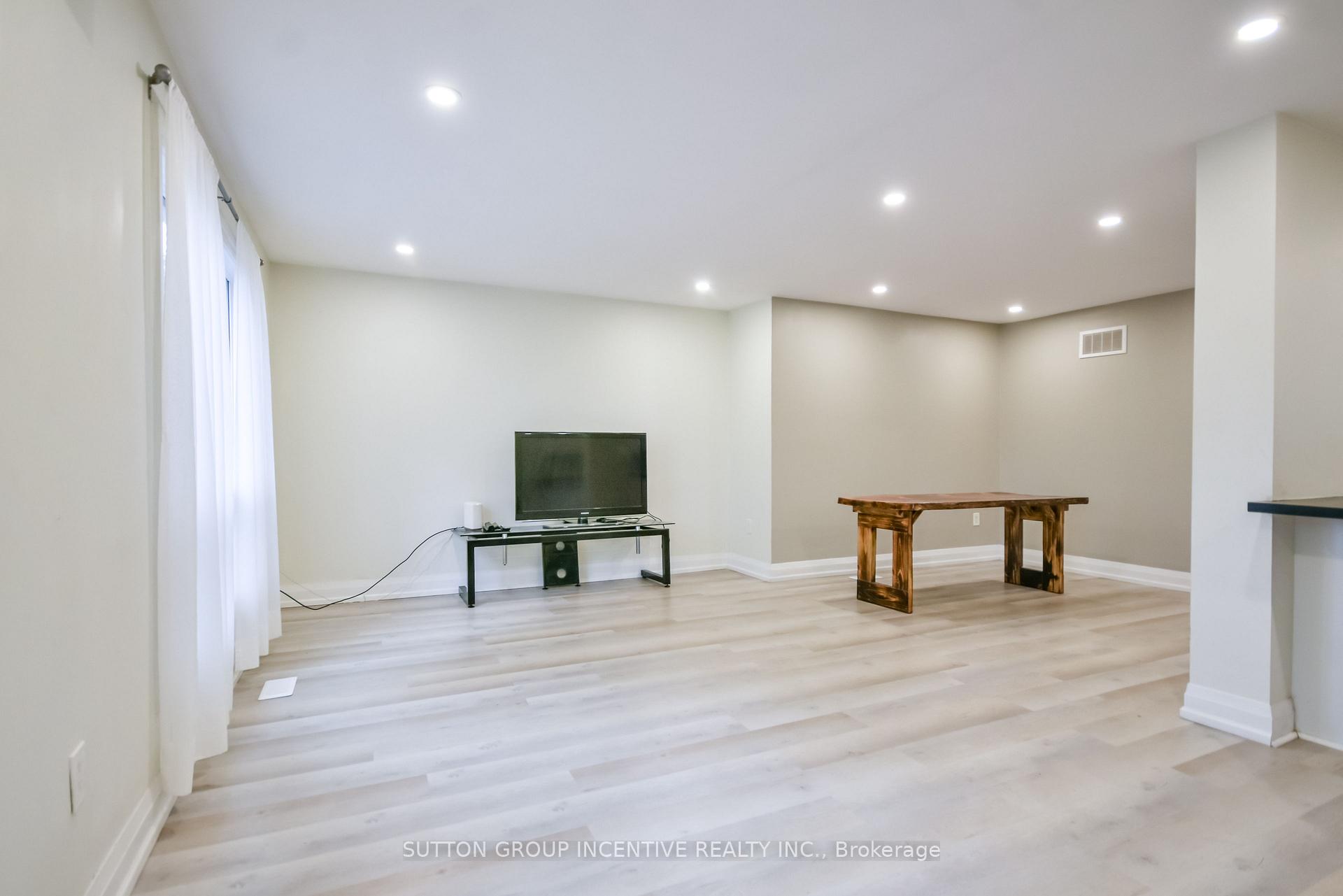 Photo 13 of Unit B, 33 Cundles Road E, Barrie, Cundles East — HOMEH