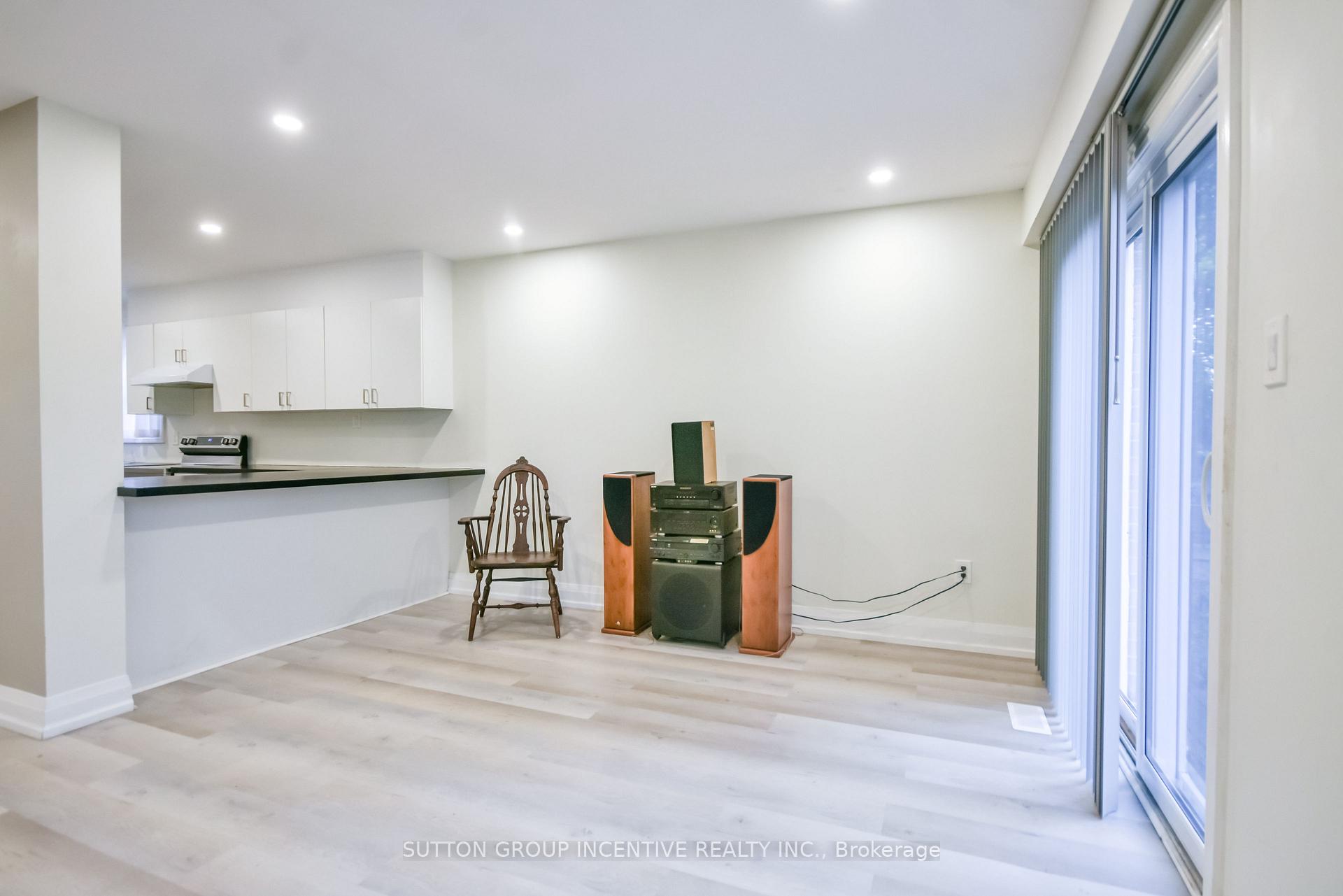 Photo 16 of Unit B, 33 Cundles Road E, Barrie, Cundles East — HOMEH