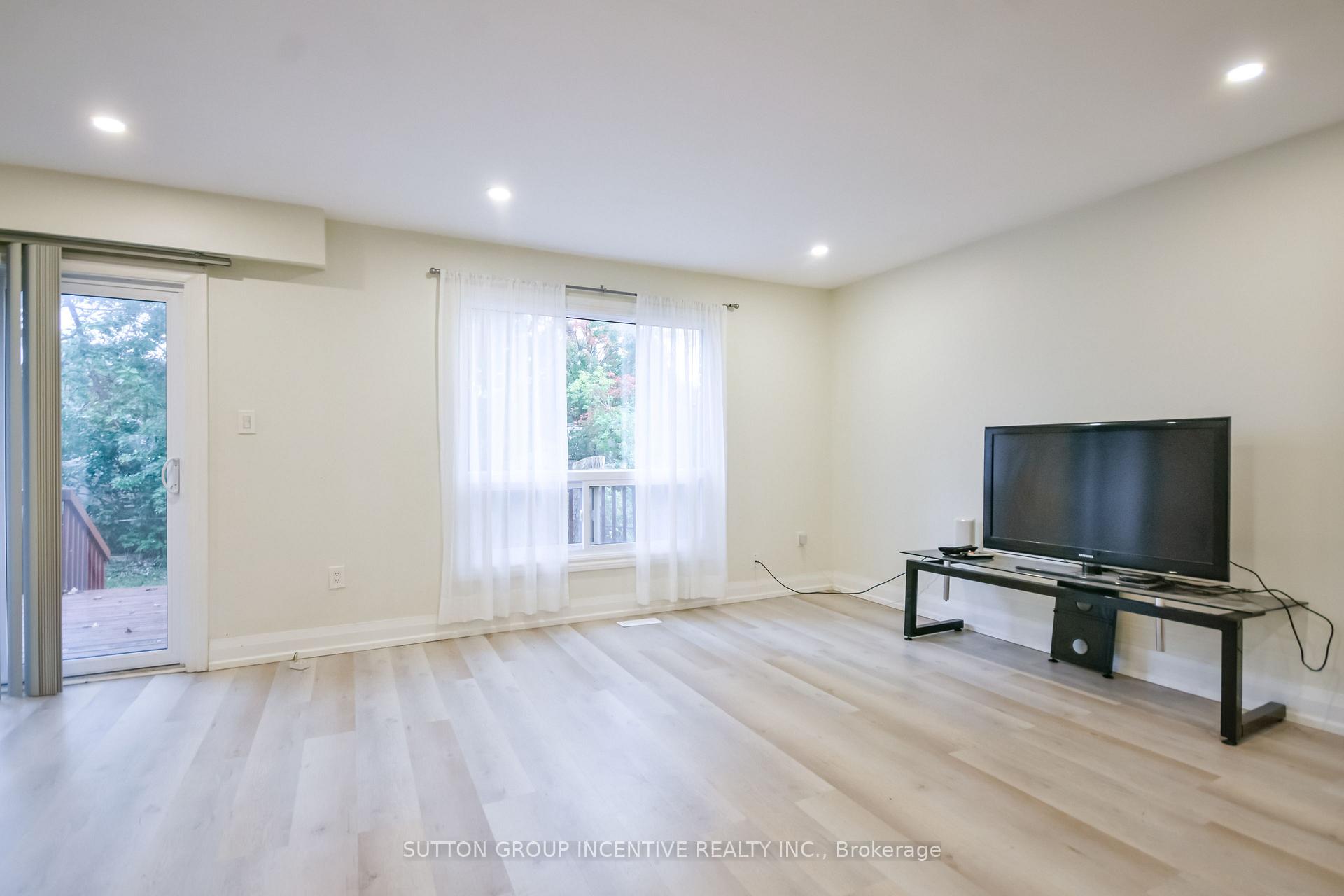Photo 18 of Unit B, 33 Cundles Road E, Barrie, Cundles East — HOMEH