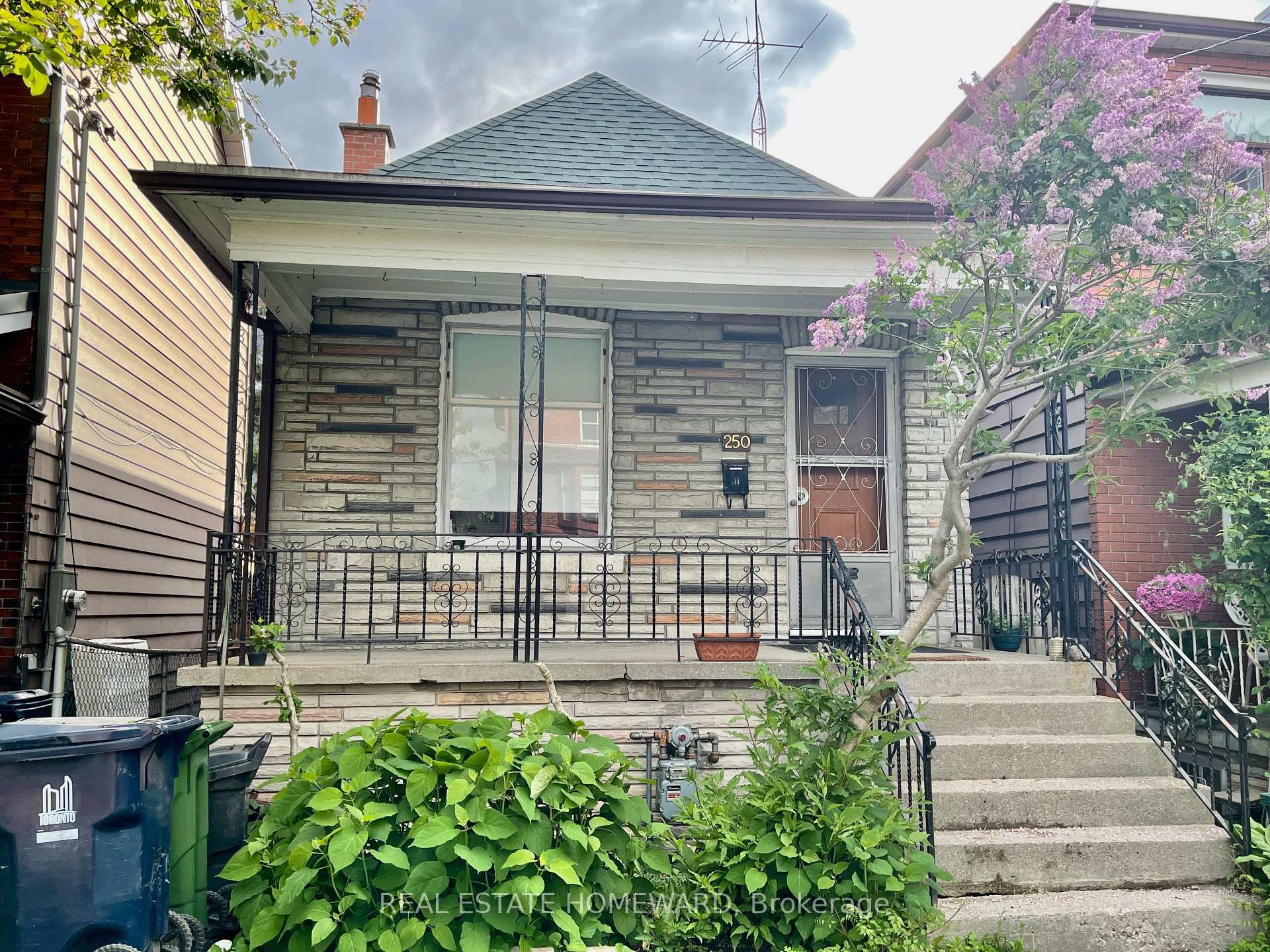 Photo 1 of 250 Rushton Road, Toronto, Wychwood — HOMEH