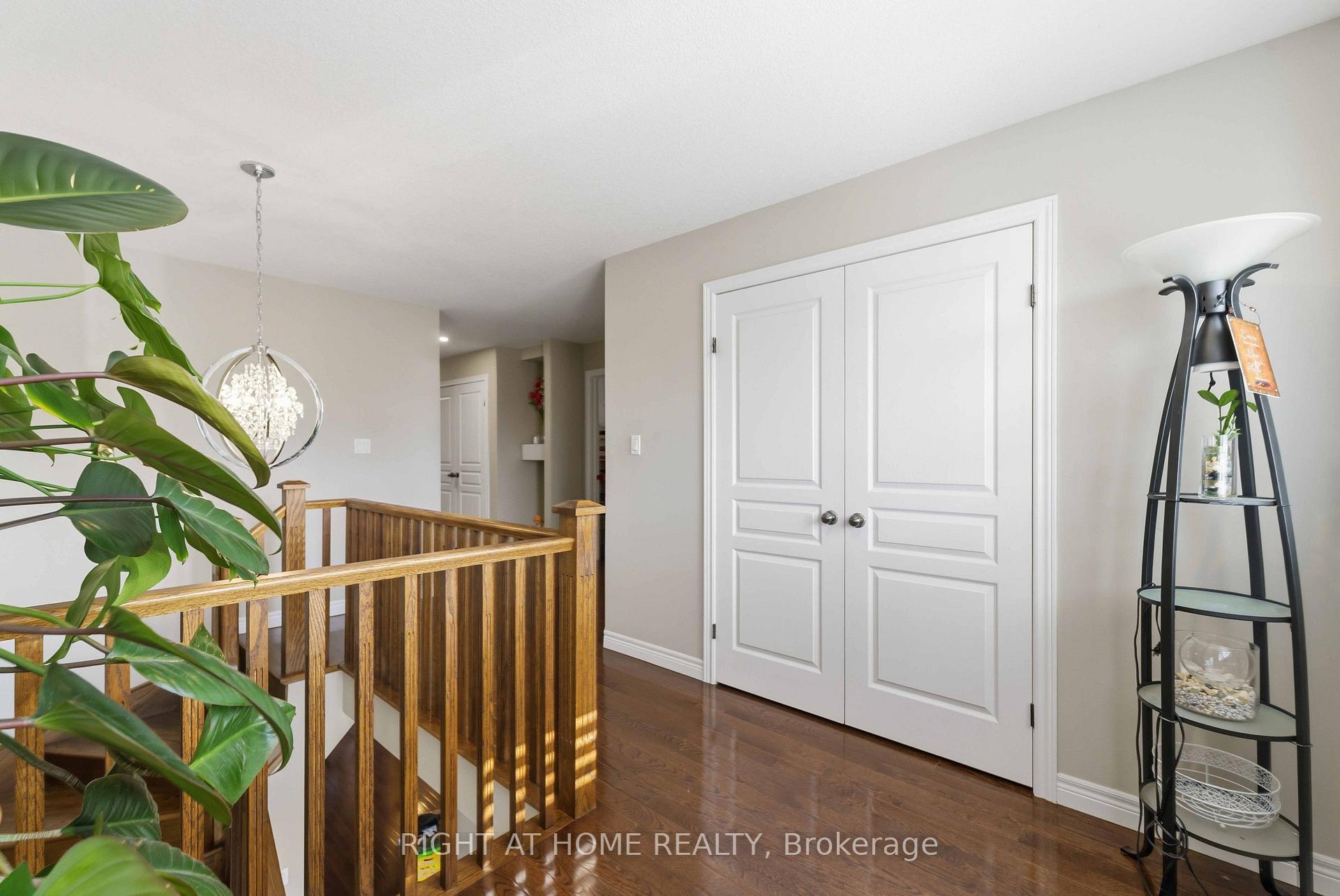 Photo 10 of 212 Chartwell Circle, Hamilton, Jerome — HOMEH