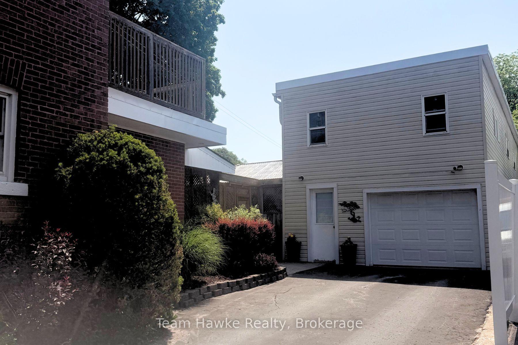 Photo 3 of 443 Elizabeth Street, Midland — HOMEH