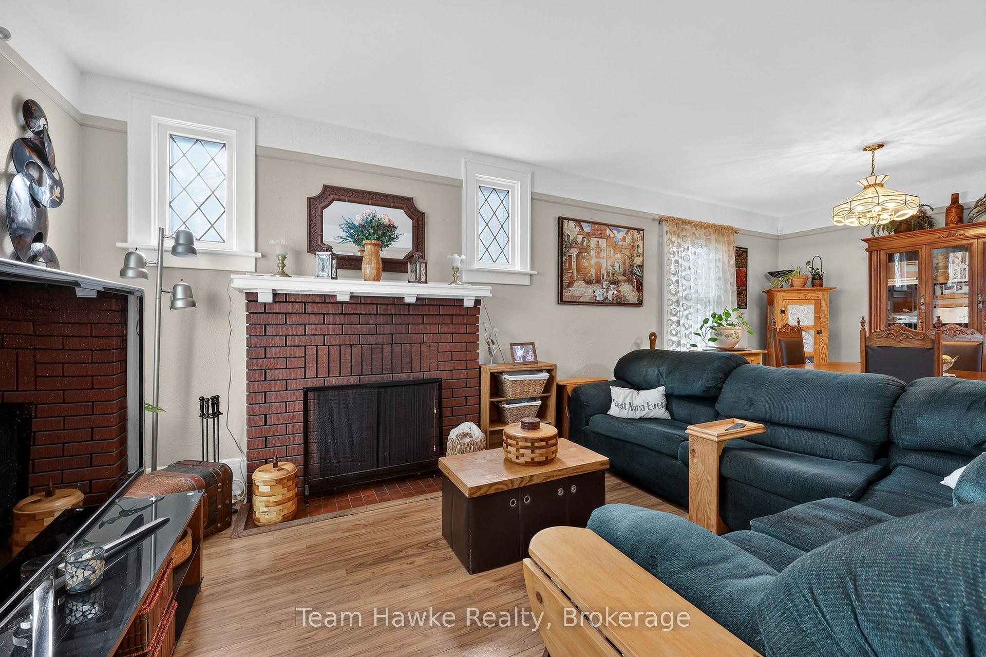 Photo 4 of 443 Elizabeth Street, Midland — HOMEH