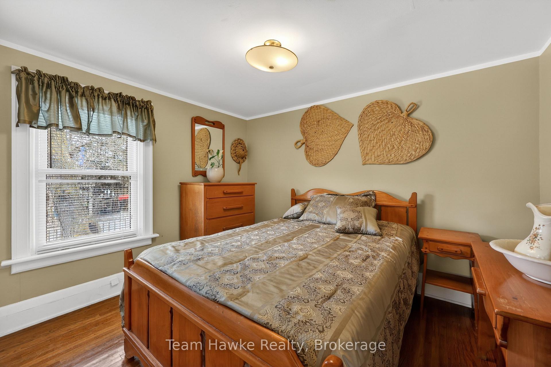 Photo 11 of 443 Elizabeth Street, Midland — HOMEH