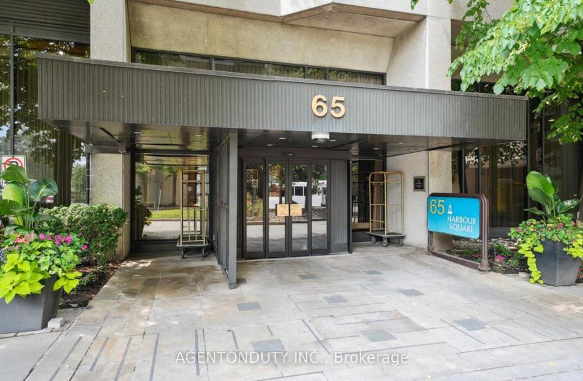 Photo 4 of Unit 1605, 65 Harbour Square, Toronto, Waterfront Communities — HOMEH