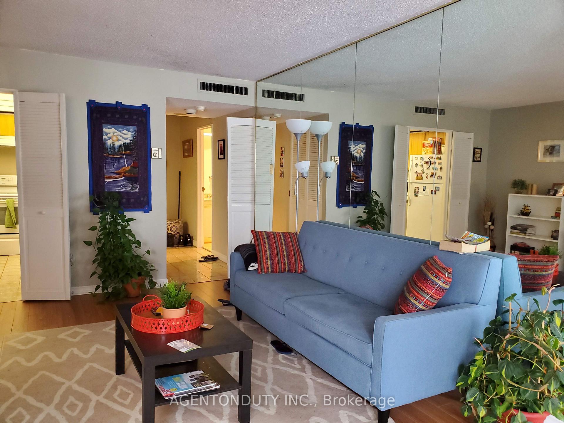 Photo 6 of Unit 1605, 65 Harbour Square, Toronto, Waterfront Communities — HOMEH