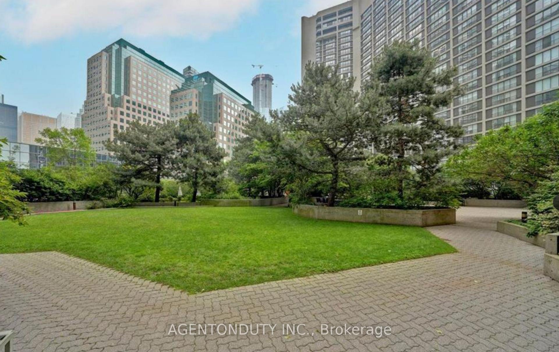 Photo 23 of Unit 1605, 65 Harbour Square, Toronto, Waterfront Communities — HOMEH