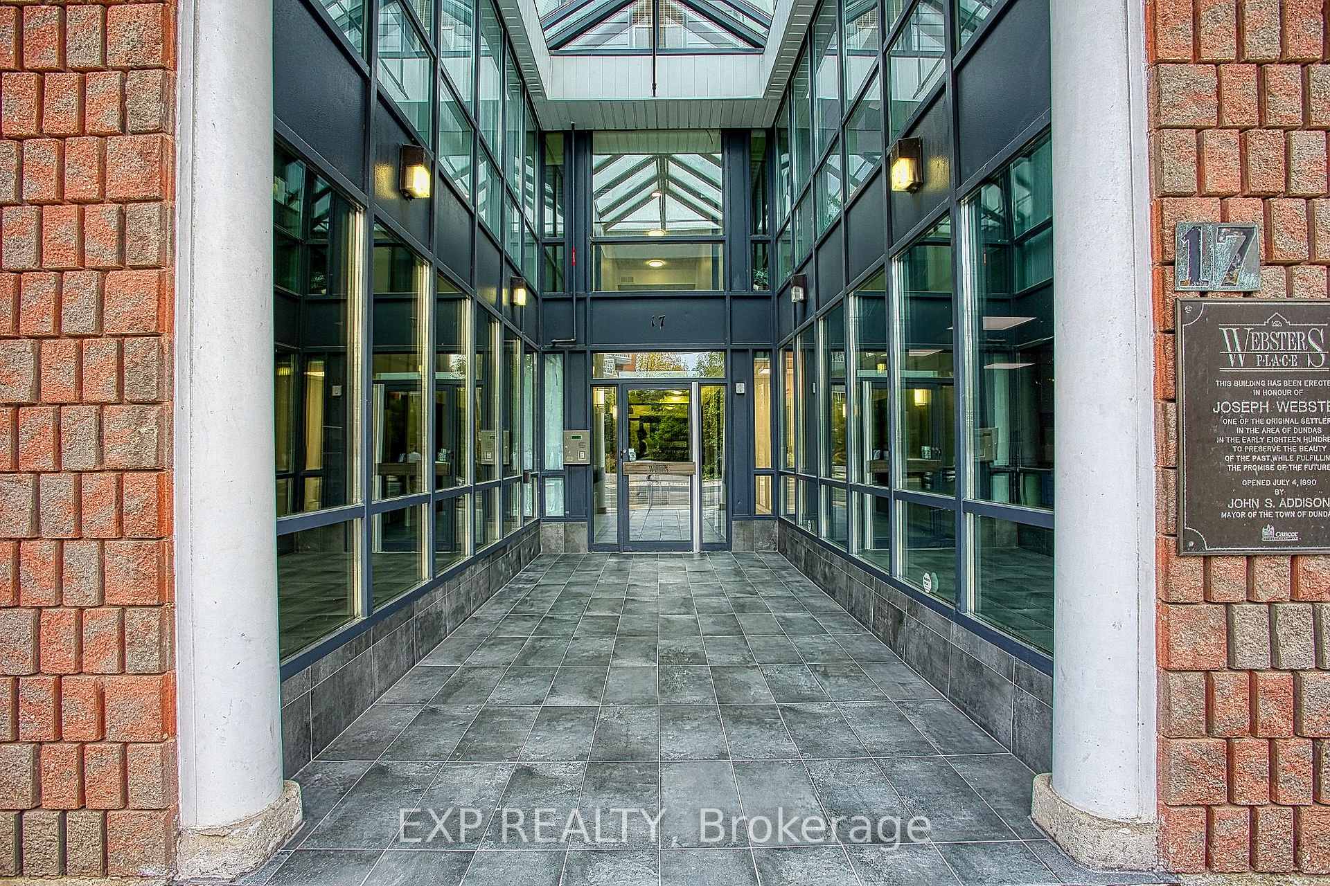 Photo of Unit 502, 17 King Street E
