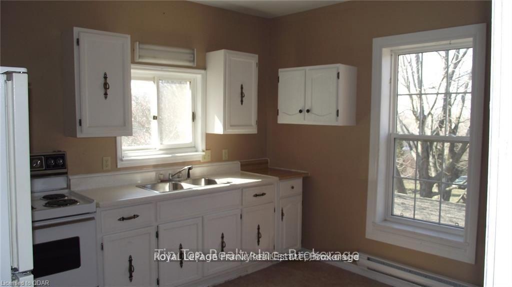 Photo 4 of 25 Percy Street, Cramahe, Colborne — HOMEH