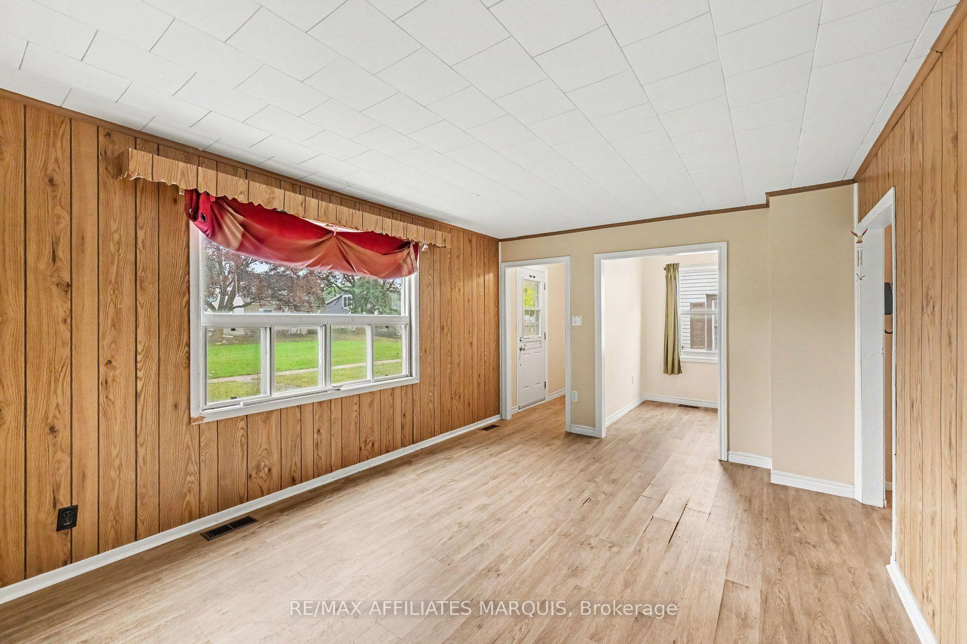 Photo 7 of 19 Churchill Crescent, Smiths Falls, Smiths Falls — HOMEH