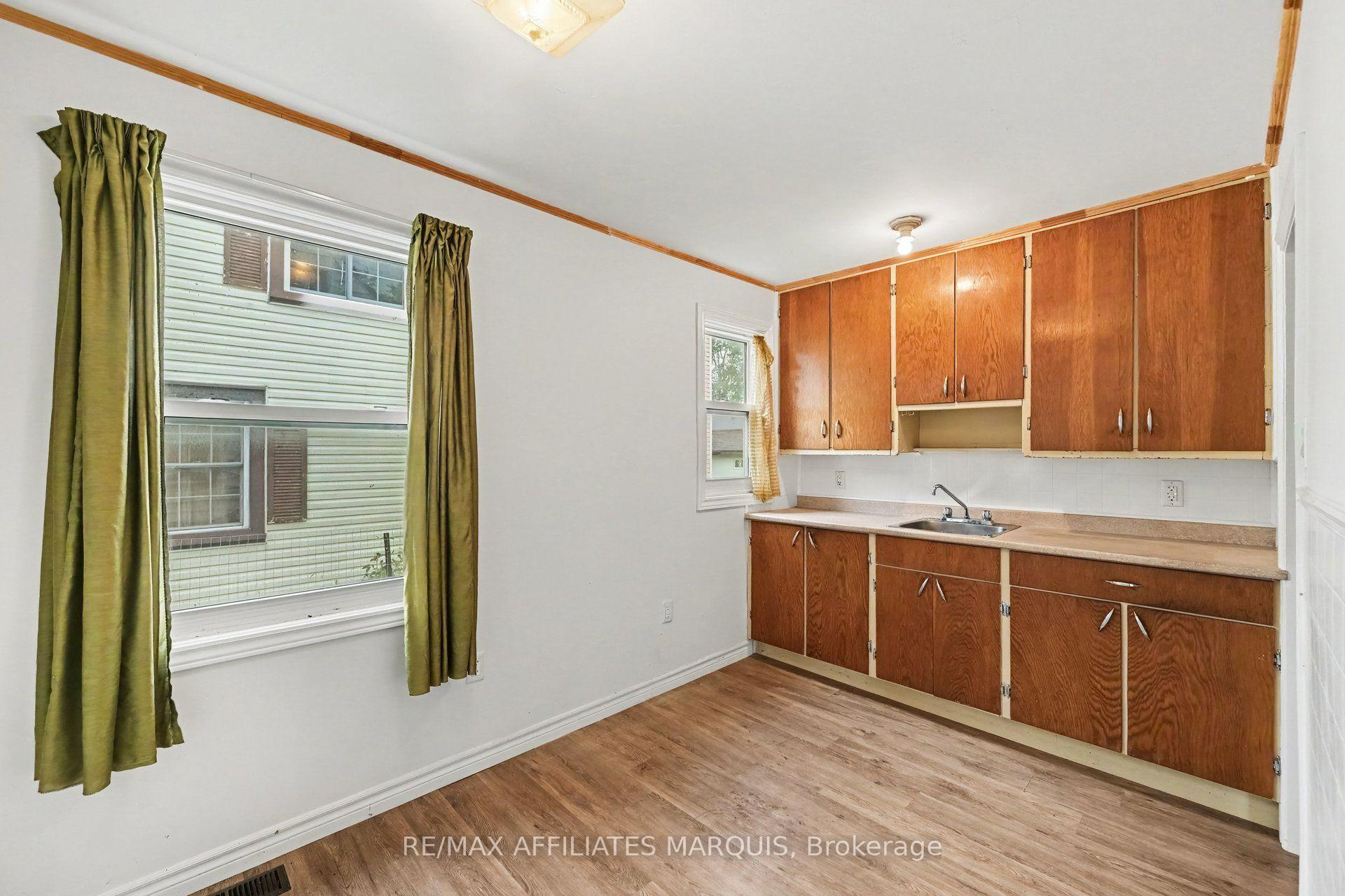 Photo 8 of 19 Churchill Crescent, Smiths Falls, Smiths Falls — HOMEH