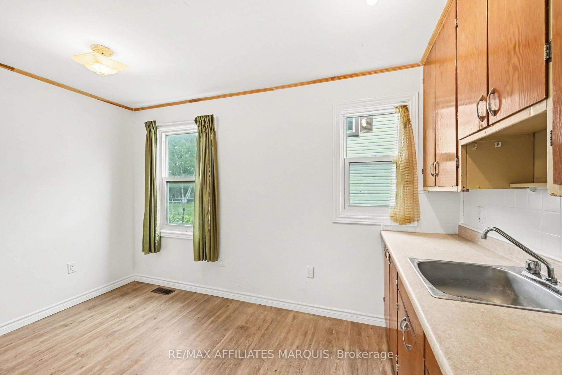 Photo 11 of 19 Churchill Crescent, Smiths Falls, Smiths Falls — HOMEH