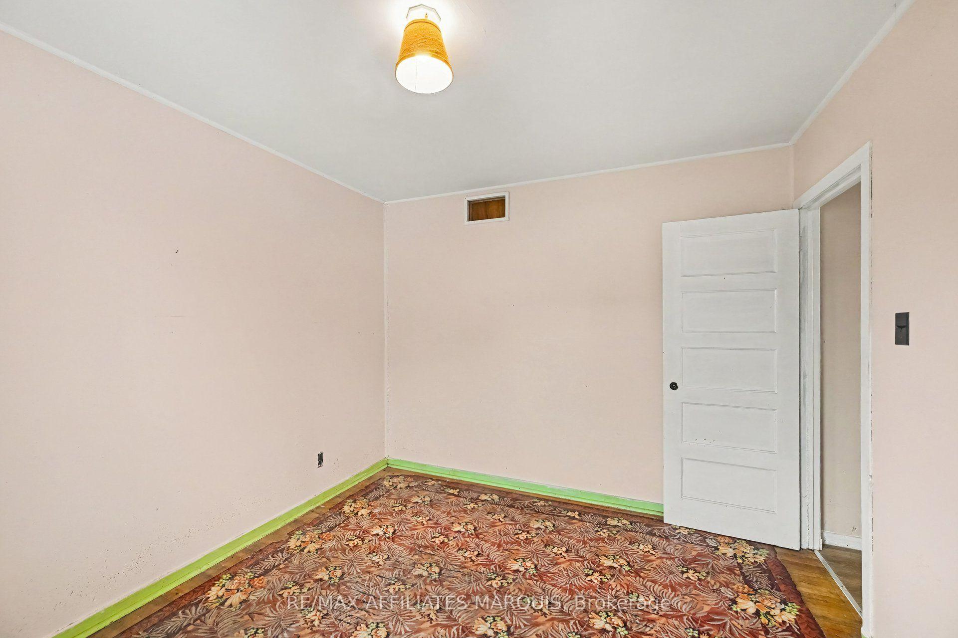 Photo 14 of 19 Churchill Crescent, Smiths Falls, Smiths Falls — HOMEH
