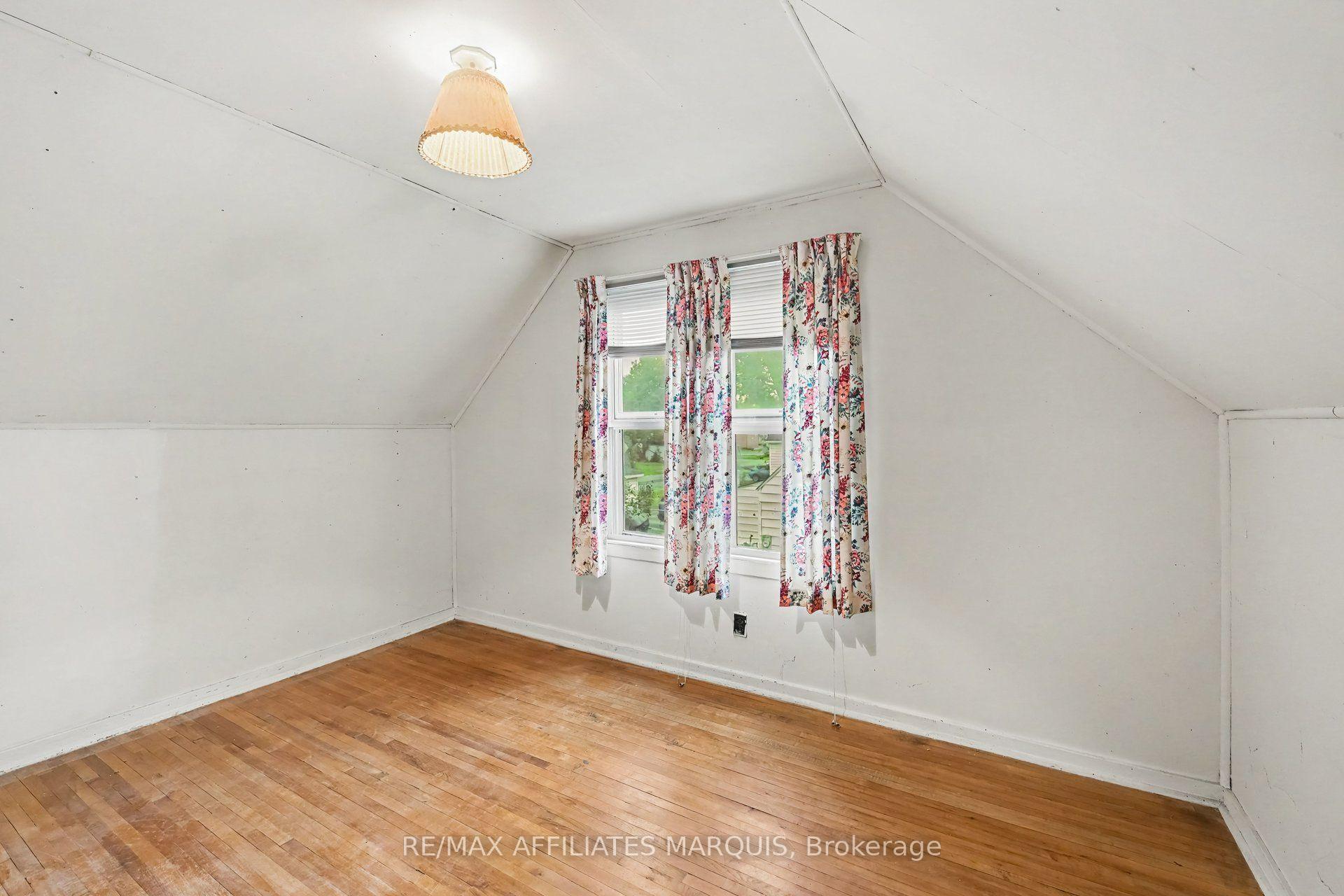 Photo 18 of 19 Churchill Crescent, Smiths Falls, Smiths Falls — HOMEH