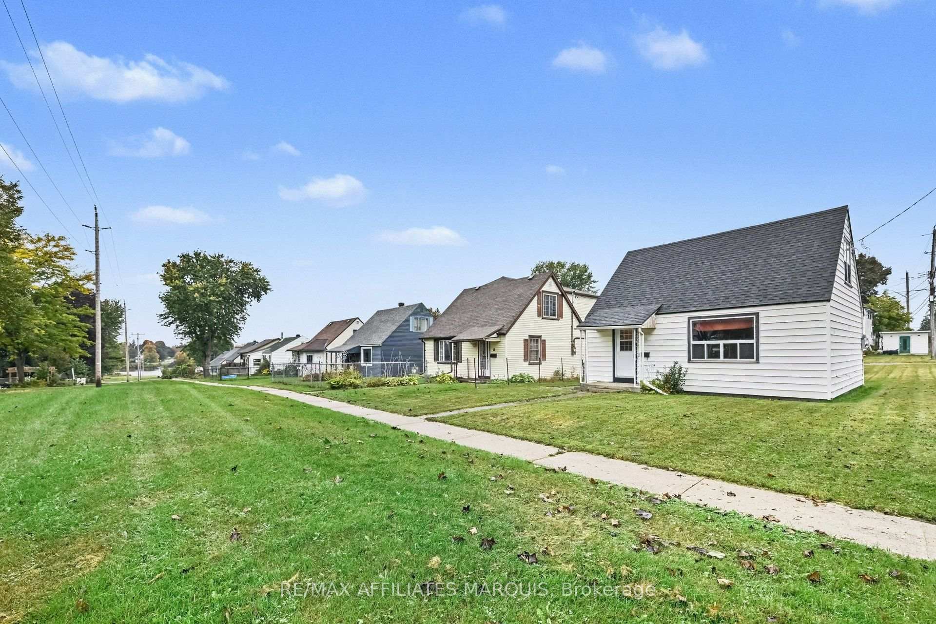 Photo 28 of 19 Churchill Crescent, Smiths Falls, Smiths Falls — HOMEH