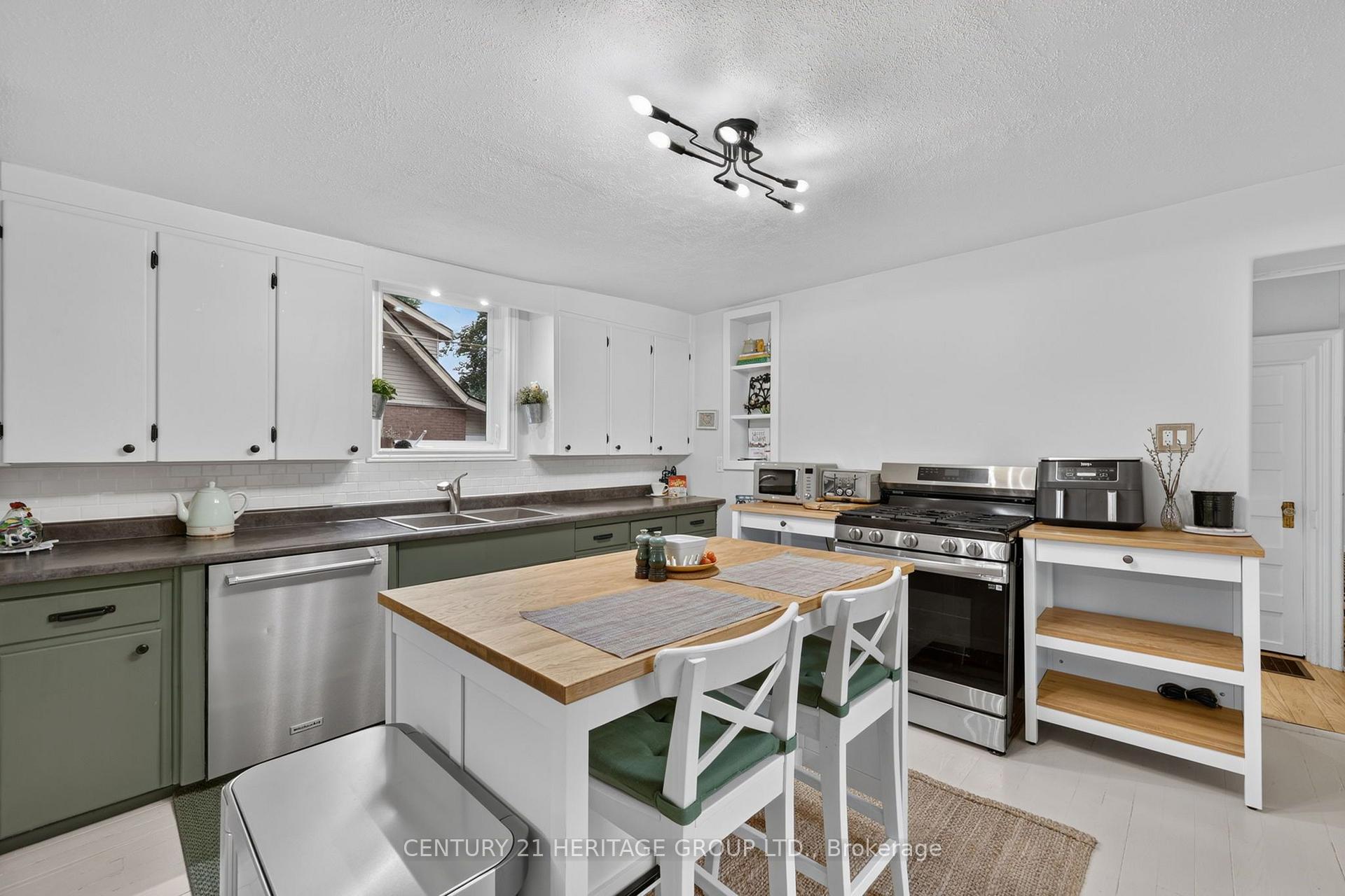 Photo 15 of 62 Queen Street N, New Tecumseth, Tottenham — HOMEH