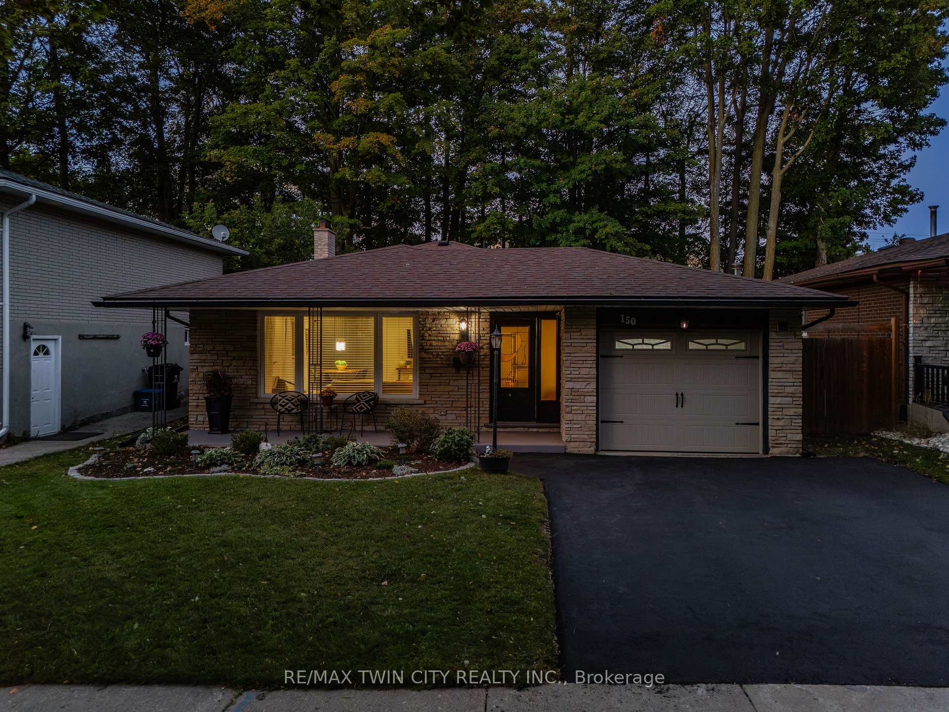Photo 1 of 150 Coach Hill Drive, Kitchener, Country Hills East — HOMEH