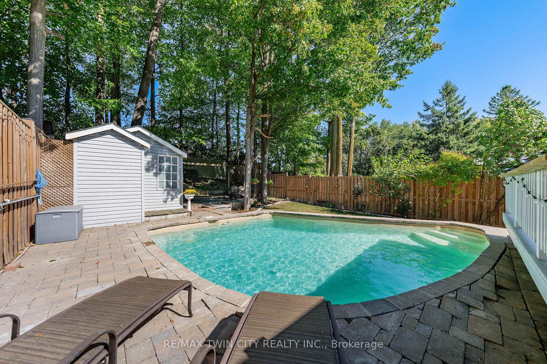 Photo 3 of 150 Coach Hill Drive, Kitchener, Country Hills East — HOMEH