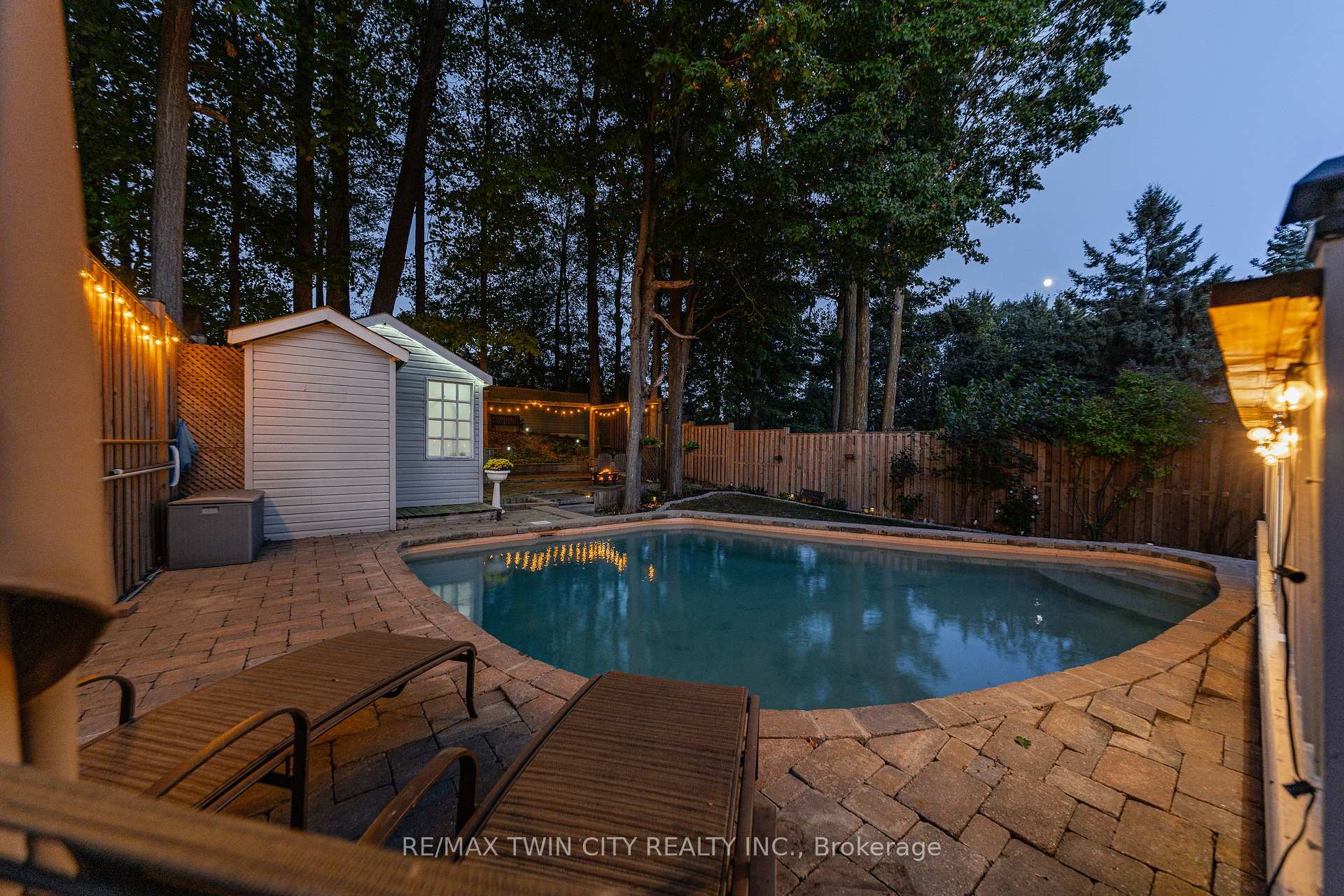 Photo 36 of 150 Coach Hill Drive, Kitchener, Country Hills East — HOMEH