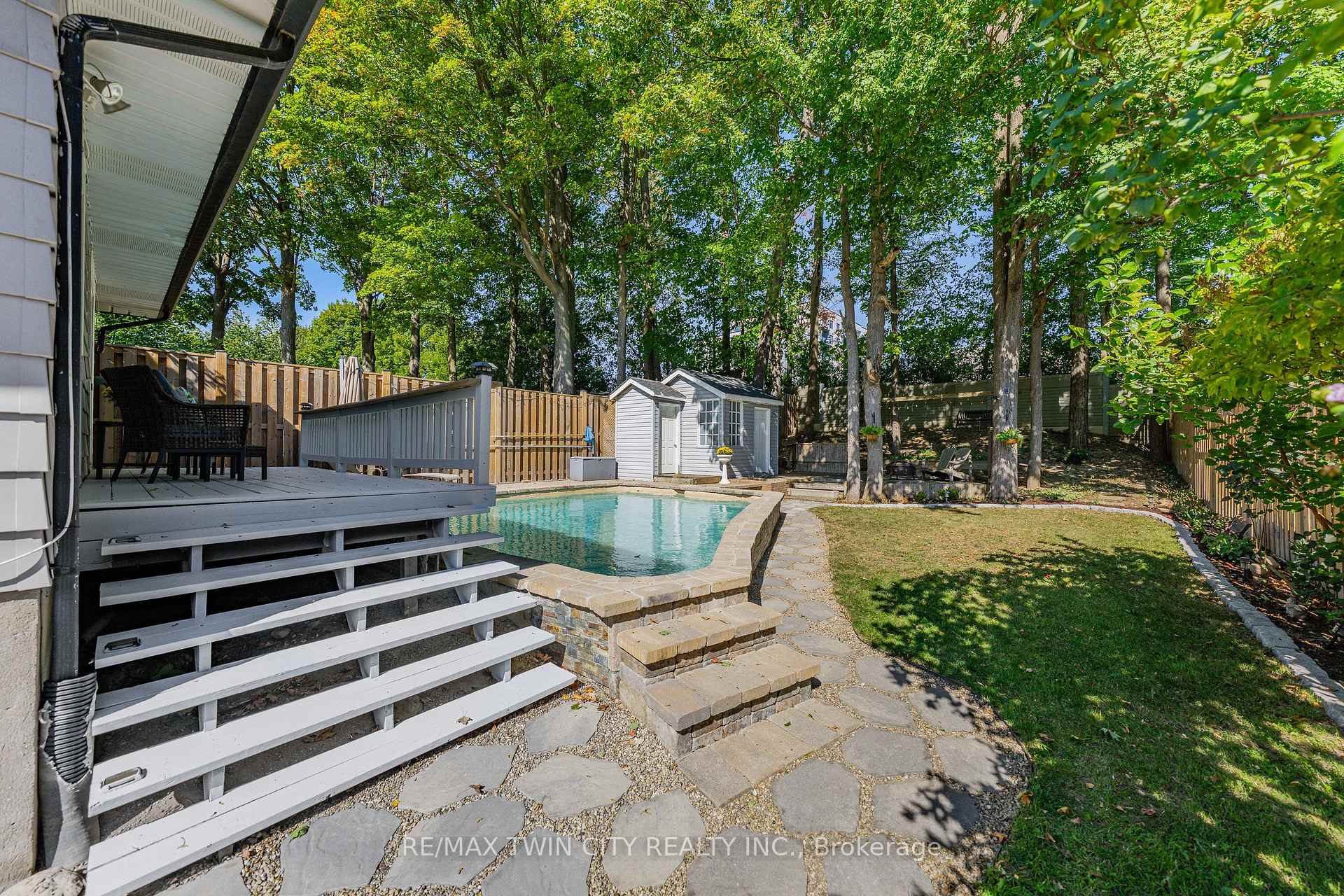 Photo 37 of 150 Coach Hill Drive, Kitchener, Country Hills East — HOMEH