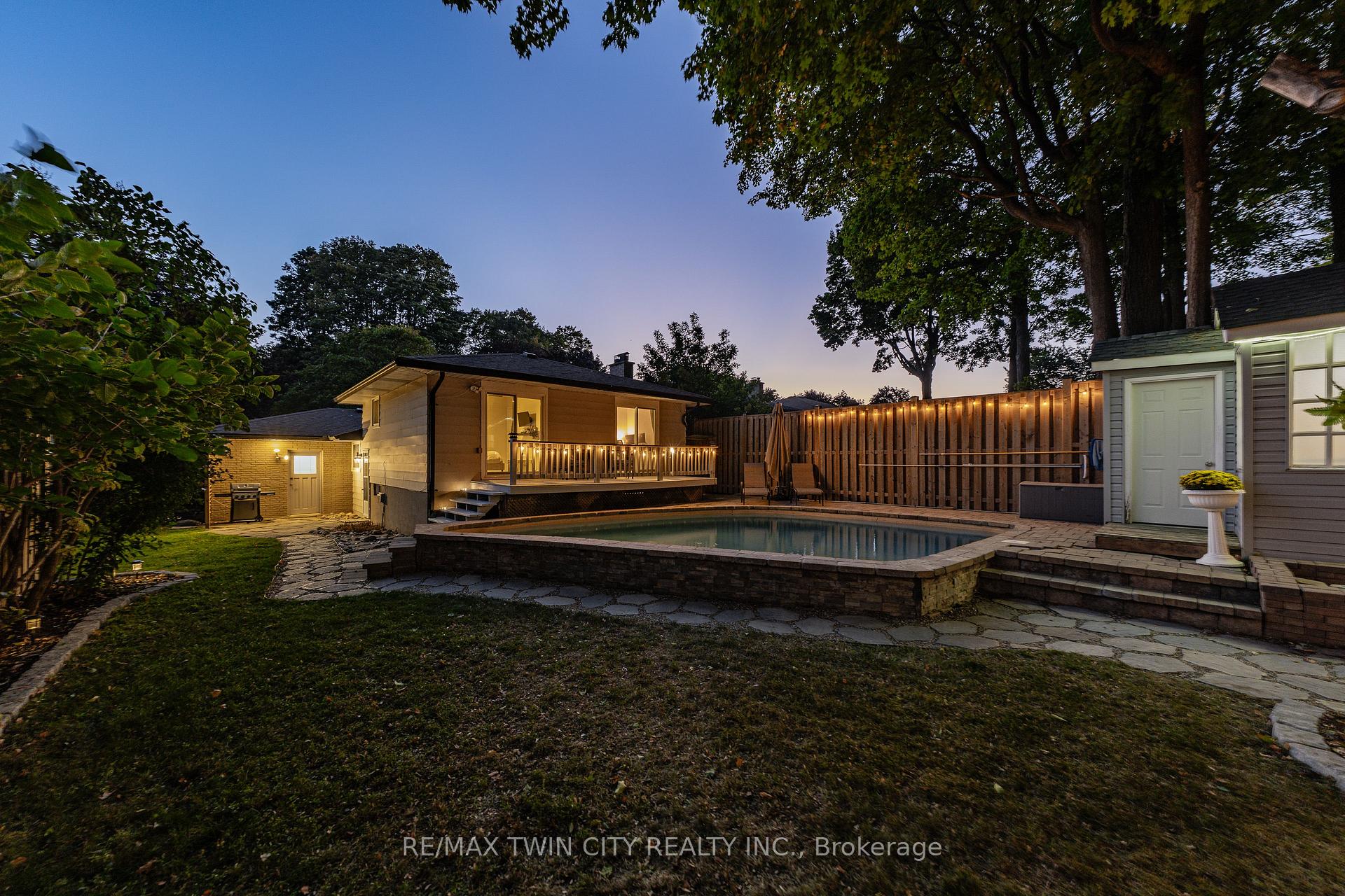 Photo 41 of 150 Coach Hill Drive, Kitchener, Country Hills East — HOMEH