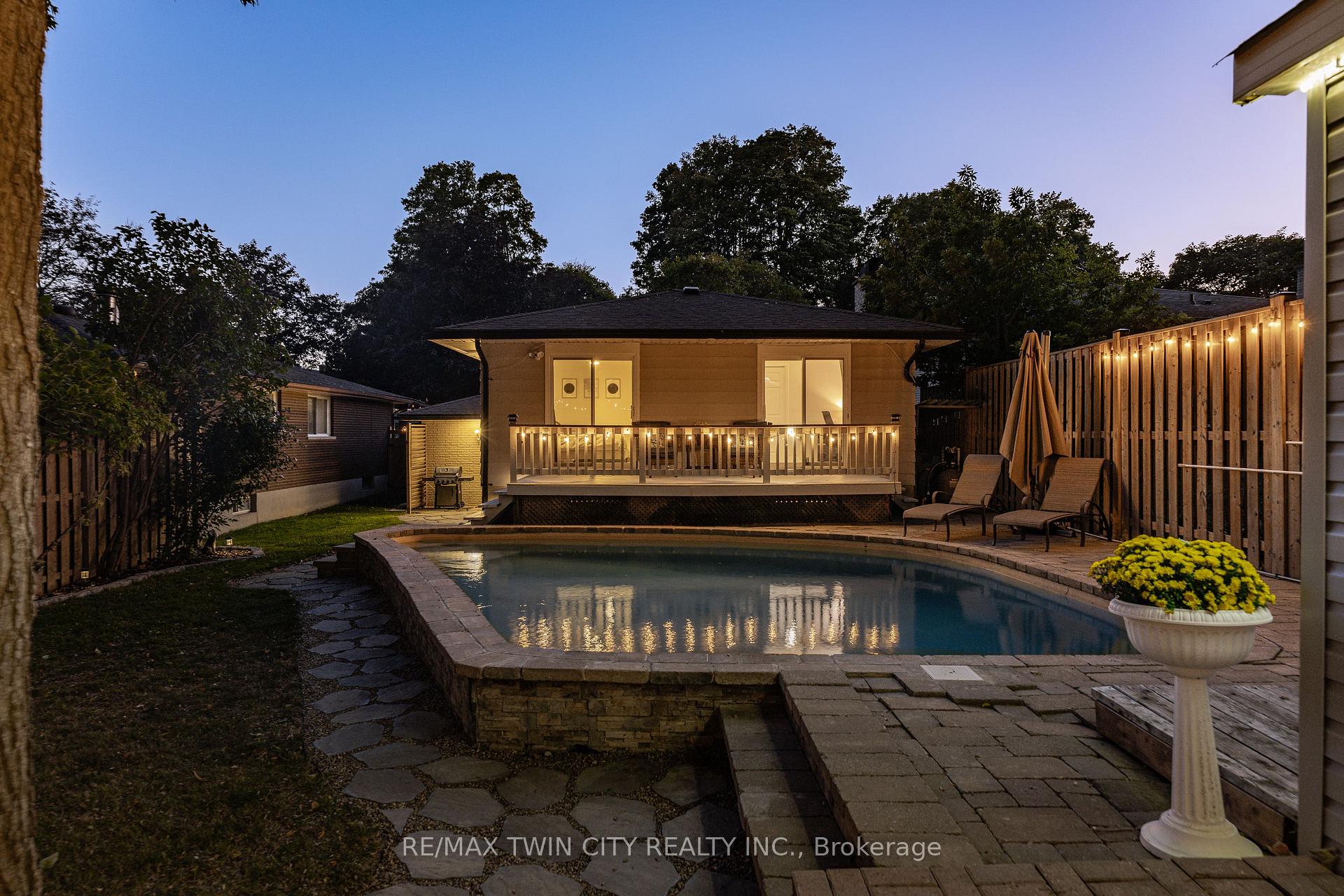 Photo 46 of 150 Coach Hill Drive, Kitchener, Country Hills East — HOMEH