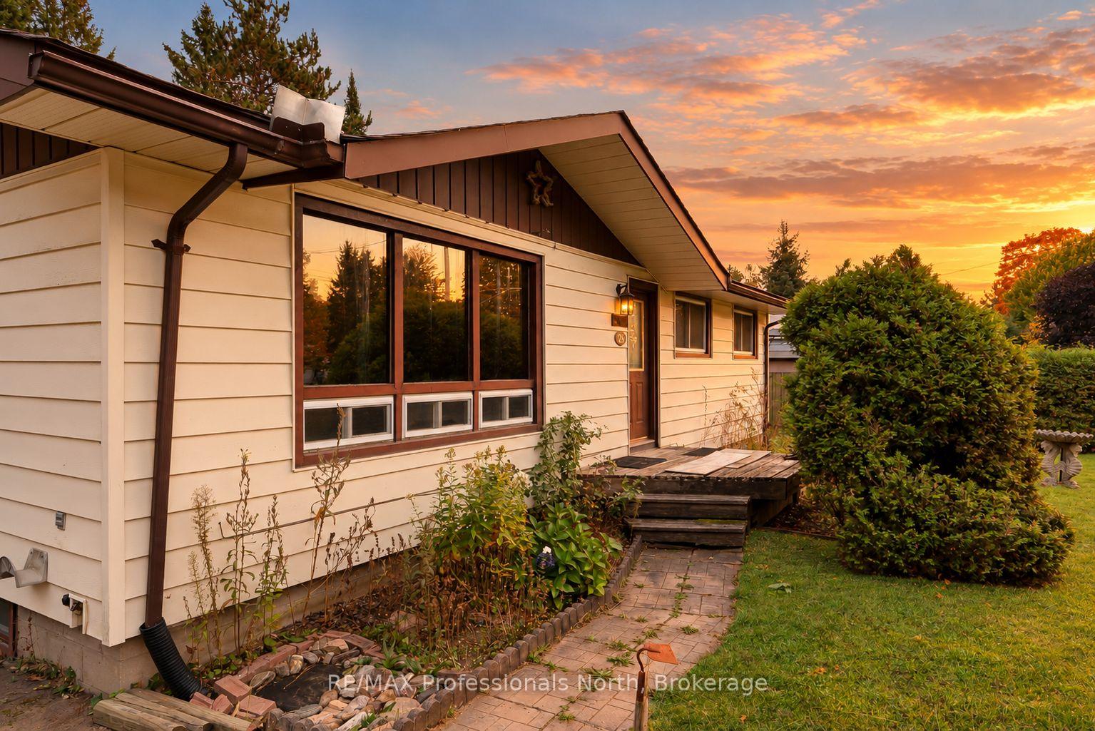 Photo 2 of 23 Vintage Crescent, Minden Hills, Anson — HOMEH