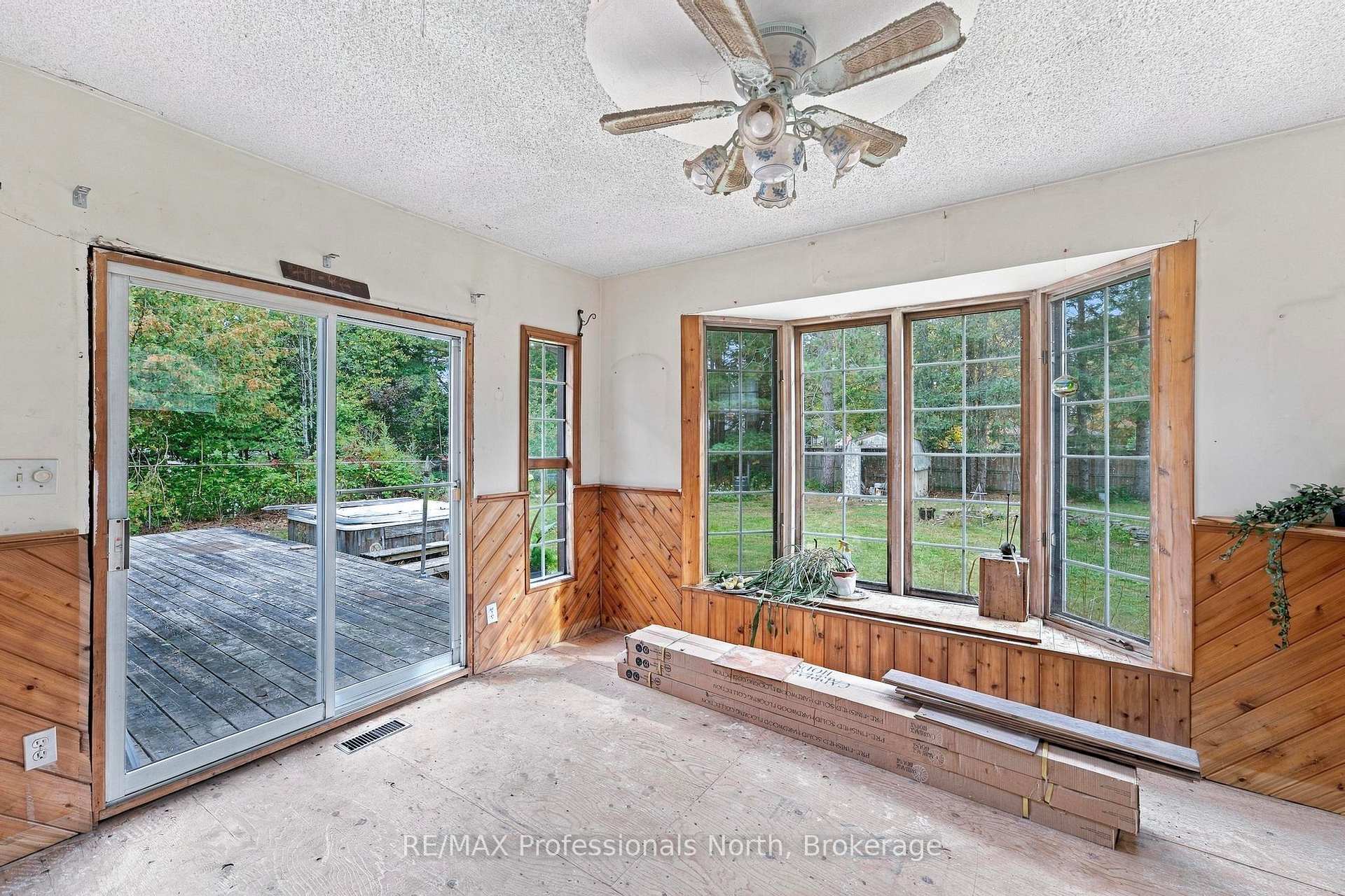 Photo 14 of 23 Vintage Crescent, Minden Hills, Anson — HOMEH