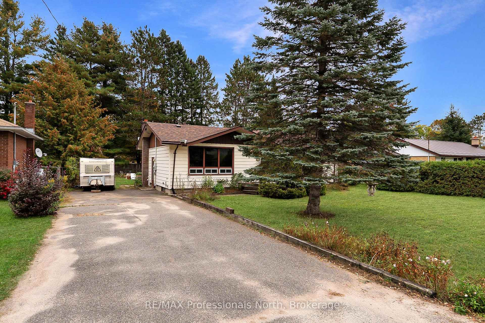 Photo 34 of 23 Vintage Crescent, Minden Hills, Anson — HOMEH
