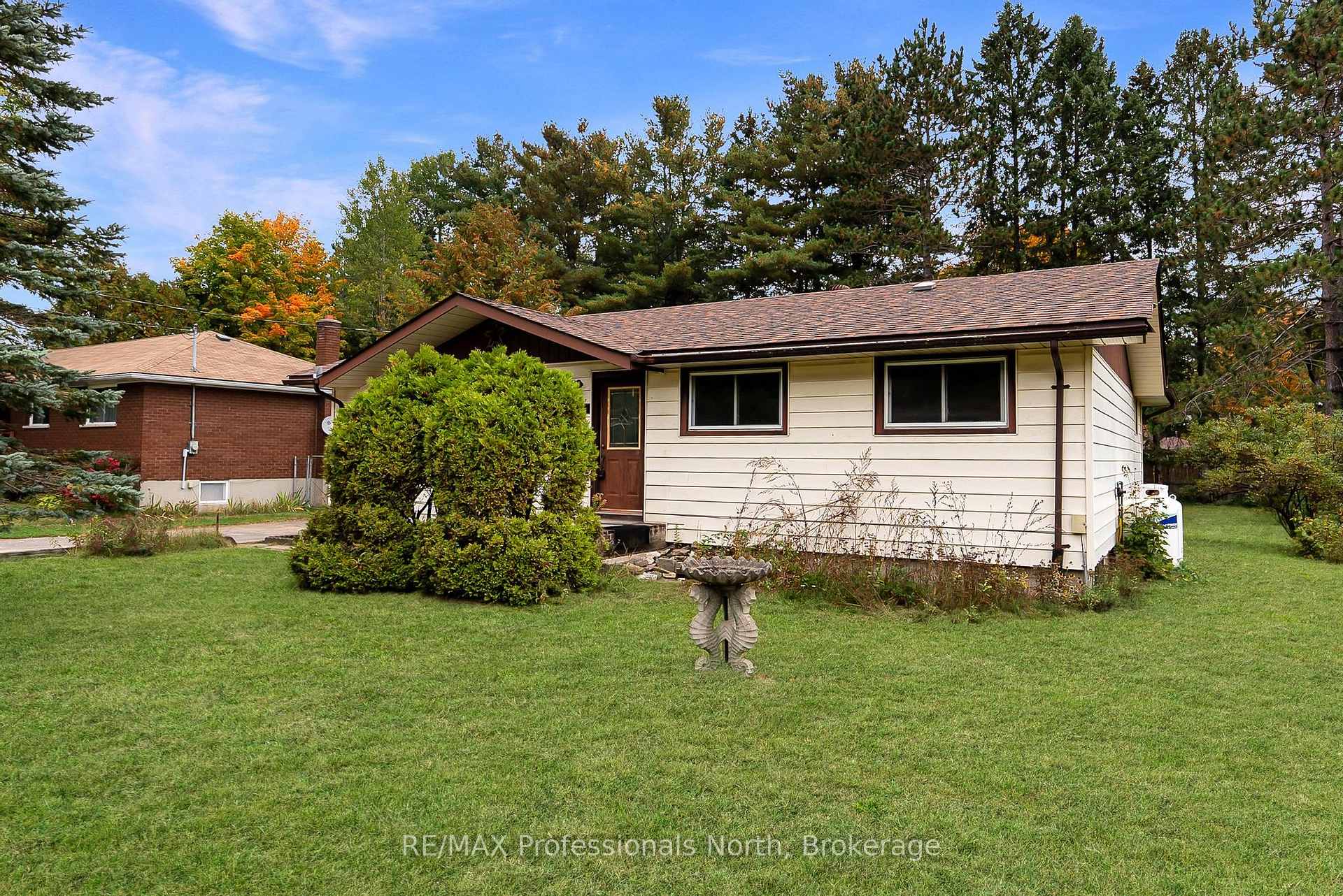 Photo 37 of 23 Vintage Crescent, Minden Hills, Anson — HOMEH