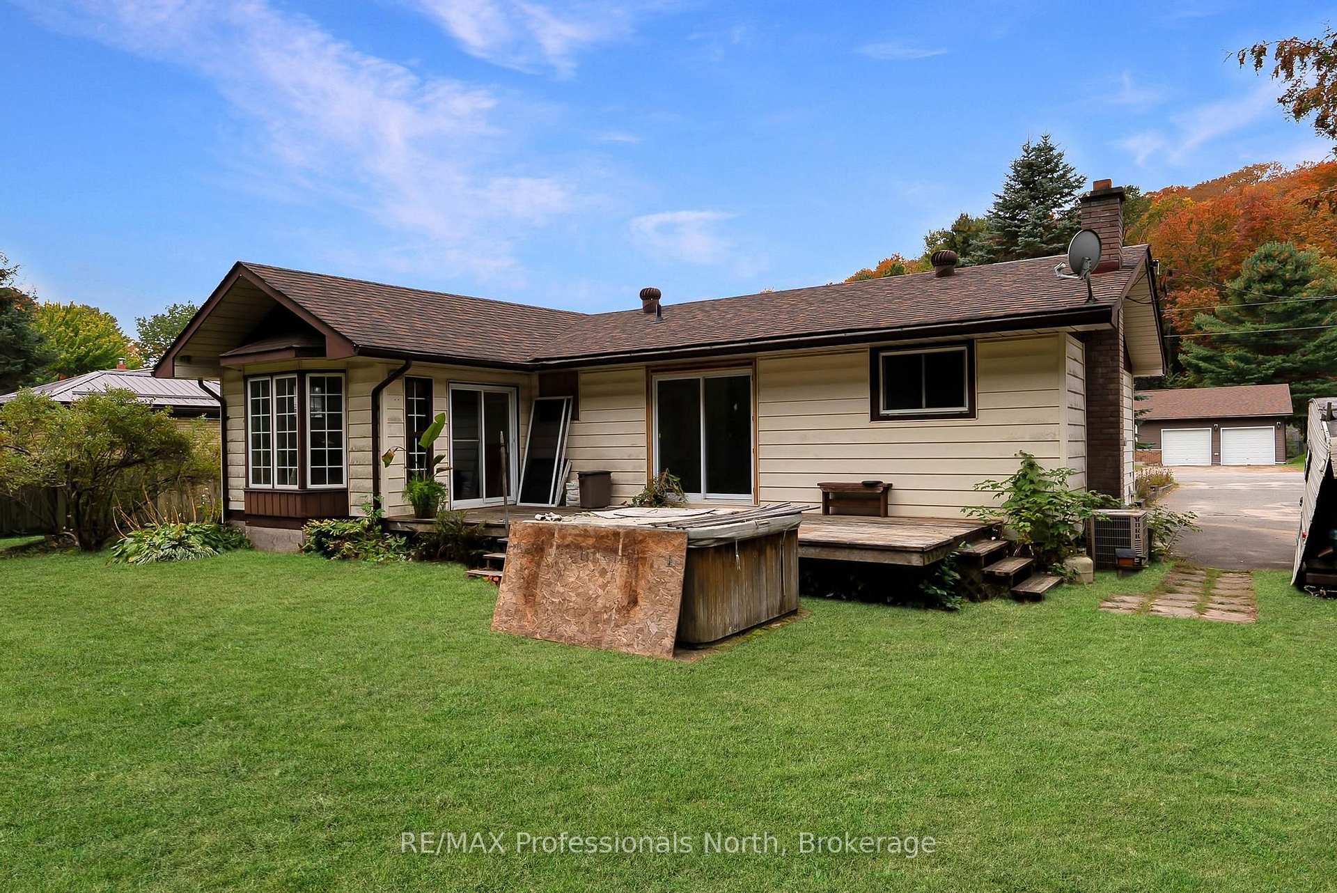 Photo 40 of 23 Vintage Crescent, Minden Hills, Anson — HOMEH