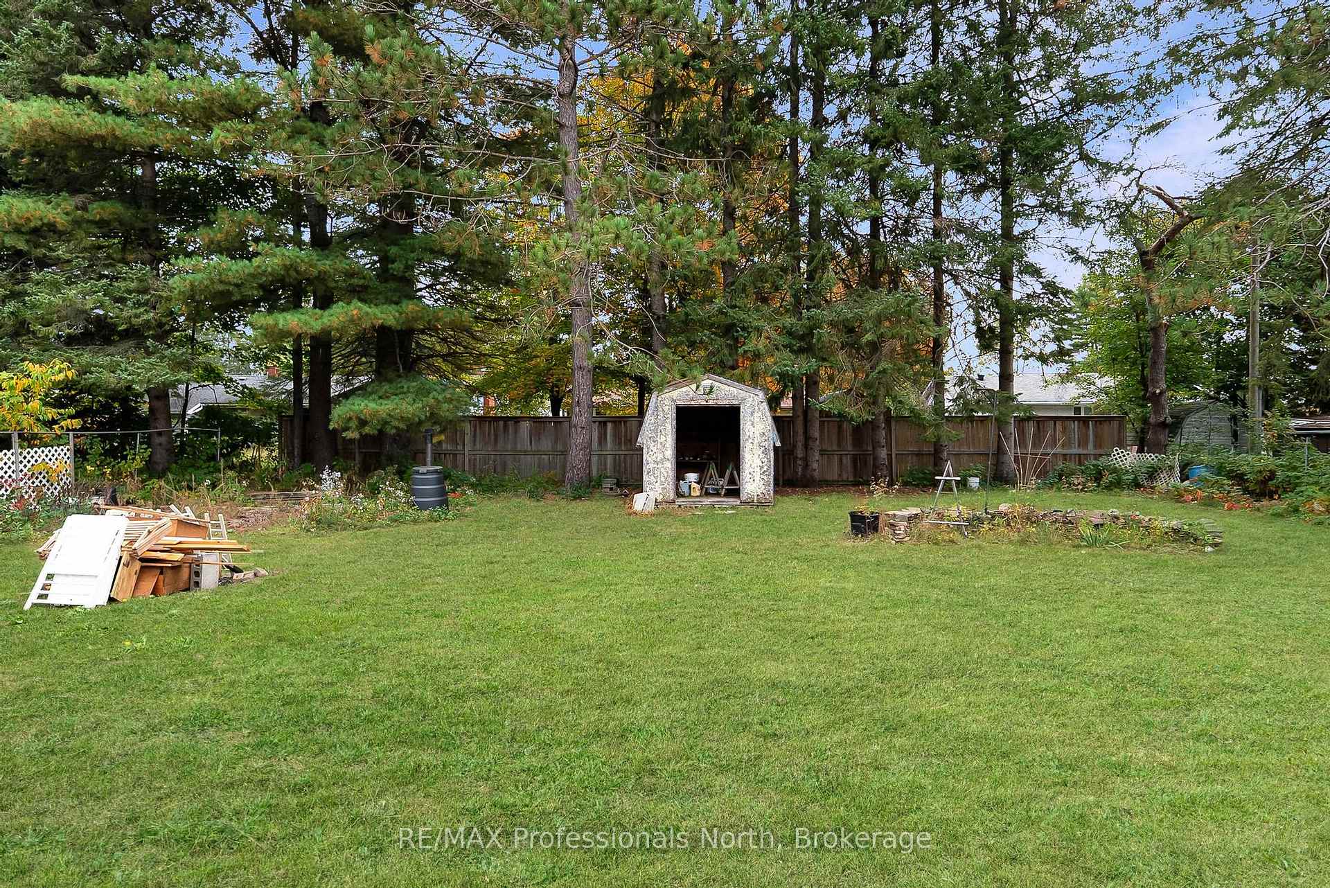 Photo 44 of 23 Vintage Crescent, Minden Hills, Anson — HOMEH