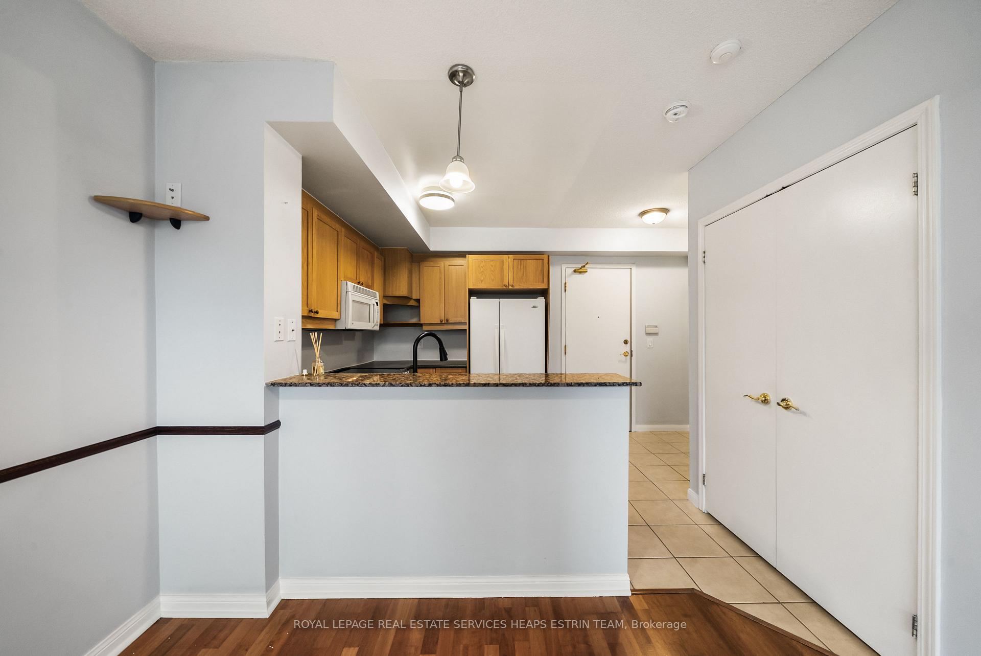 Photo 4 of Unit 103, 1801 Bayview Avenue, Toronto, Leaside — HOMEH