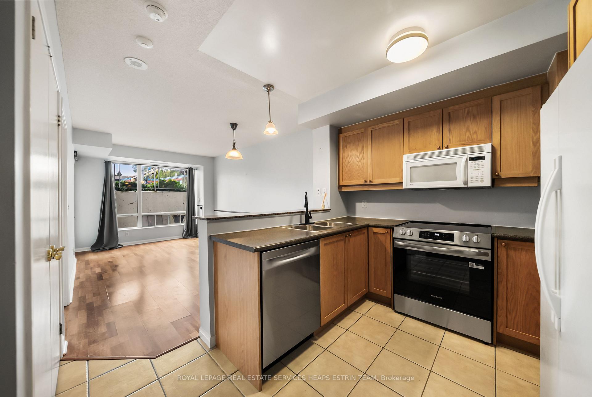 Photo 6 of Unit 103, 1801 Bayview Avenue, Toronto, Leaside — HOMEH