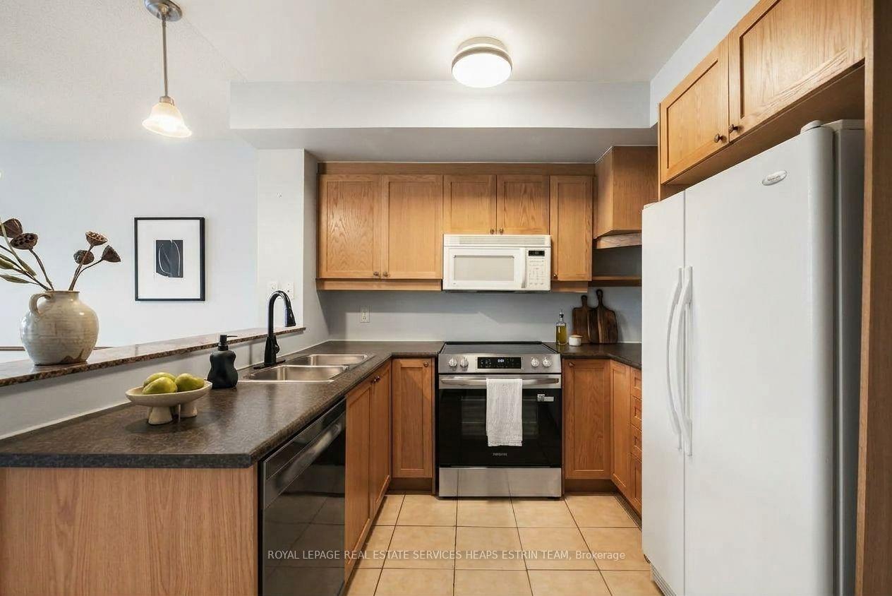 Photo 7 of Unit 103, 1801 Bayview Avenue, Toronto, Leaside — HOMEH