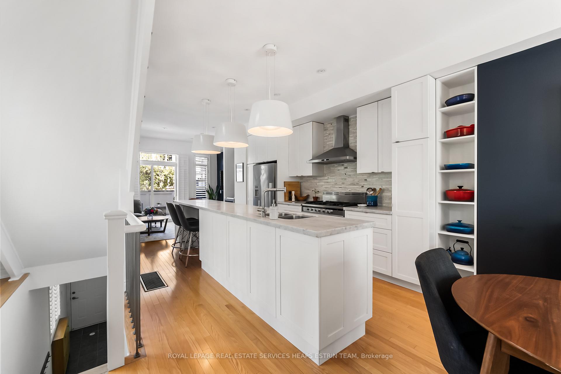 Photo 10 of 32 Mendota Road, Etobicoke, Stonegate-Queensway — HOMEH