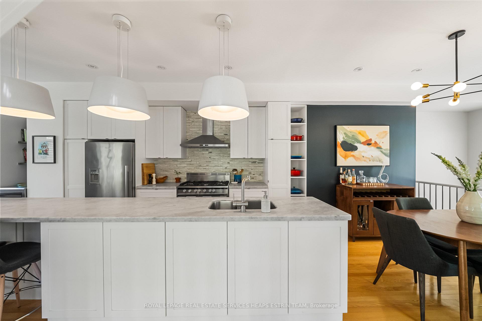 Photo 11 of 32 Mendota Road, Etobicoke, Stonegate-Queensway — HOMEH
