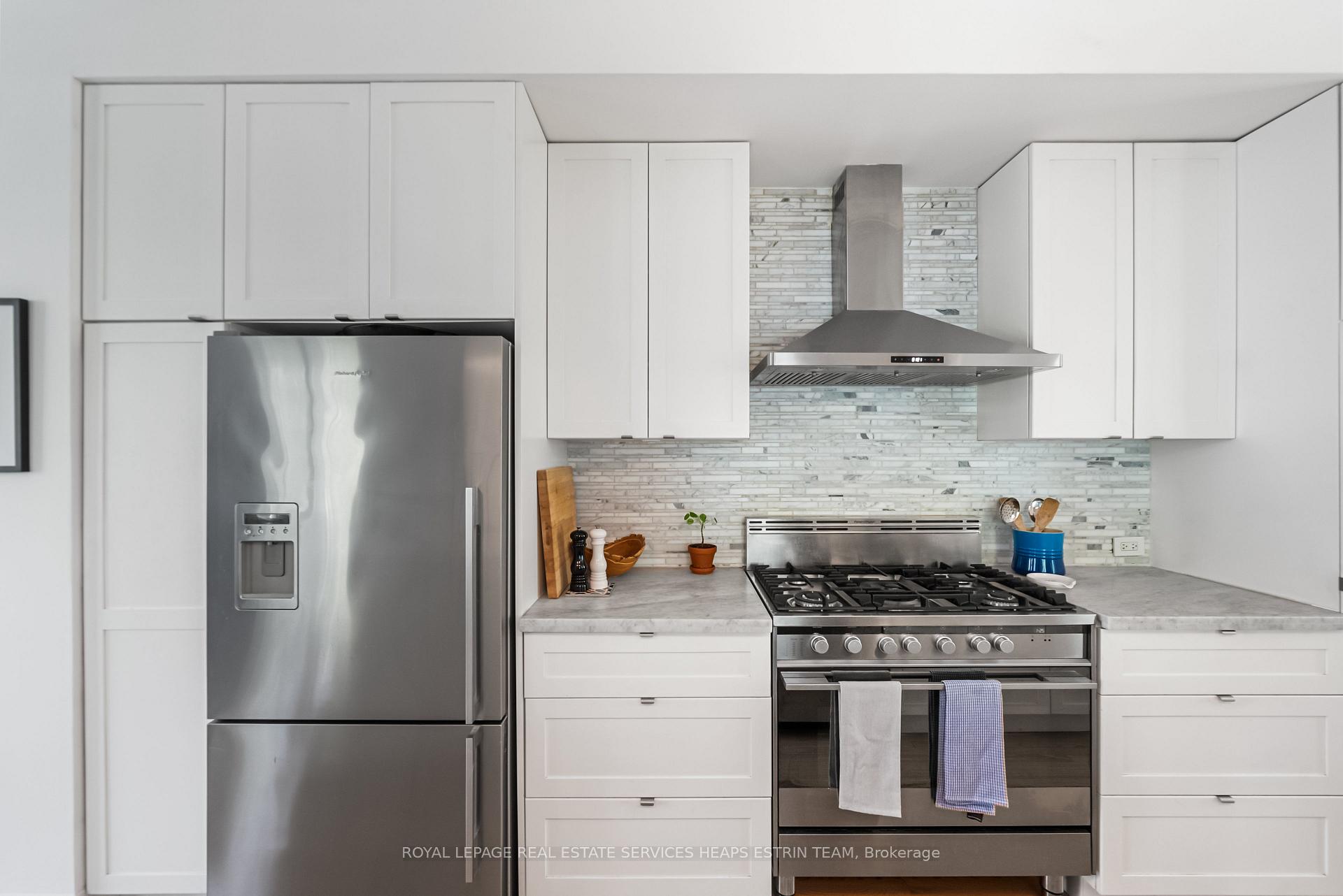Photo 15 of 32 Mendota Road, Etobicoke, Stonegate-Queensway — HOMEH