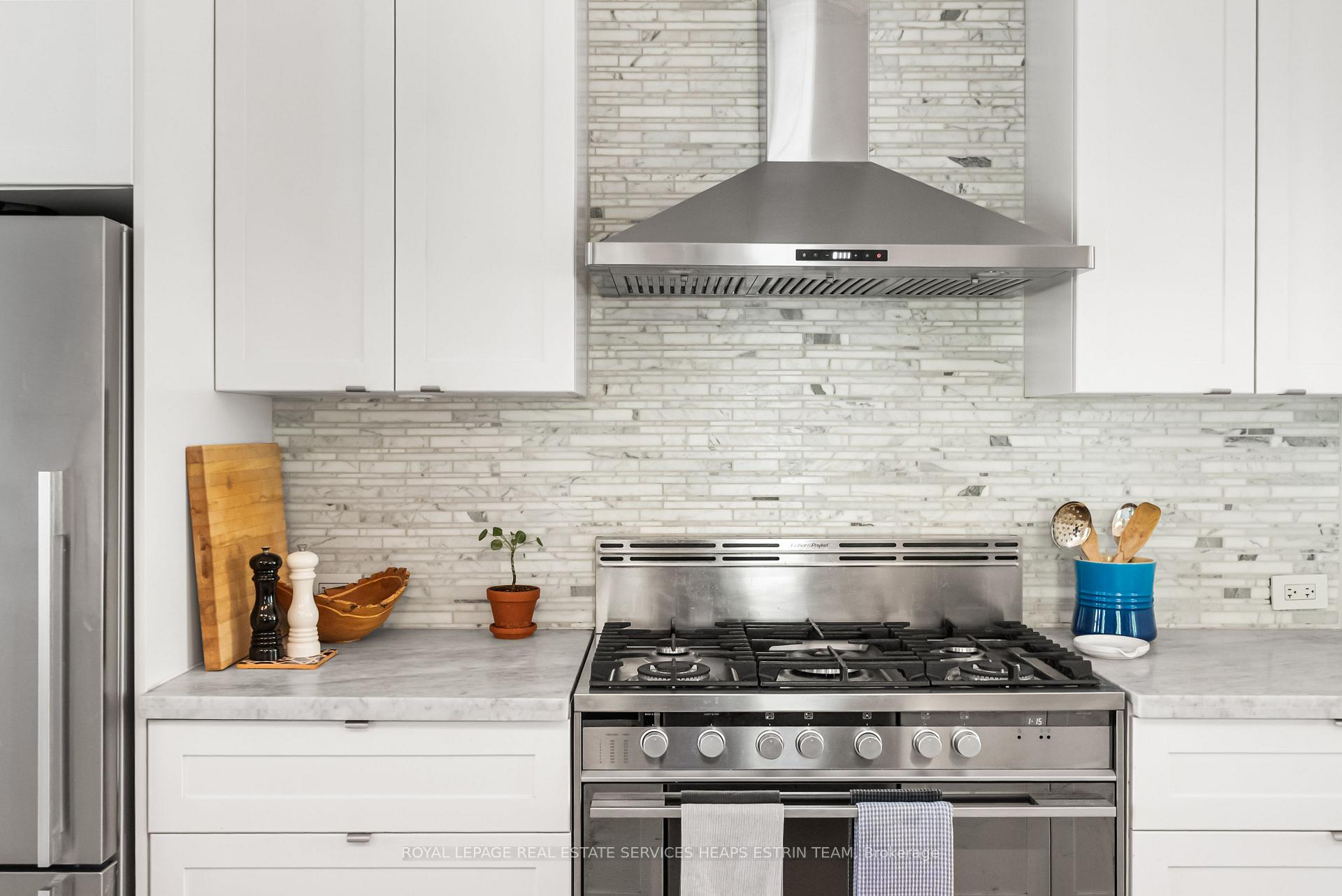 Photo 17 of 32 Mendota Road, Etobicoke, Stonegate-Queensway — HOMEH