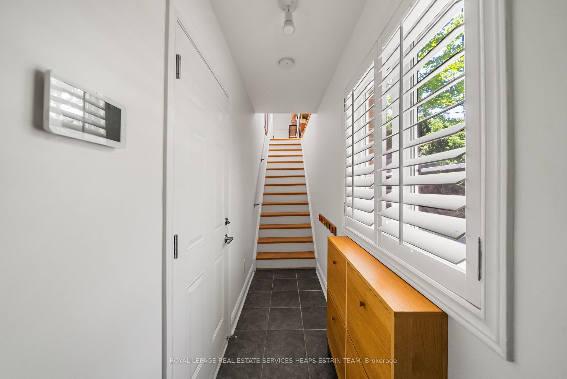 Photo 46 of 32 Mendota Road, Etobicoke, Stonegate-Queensway — HOMEH