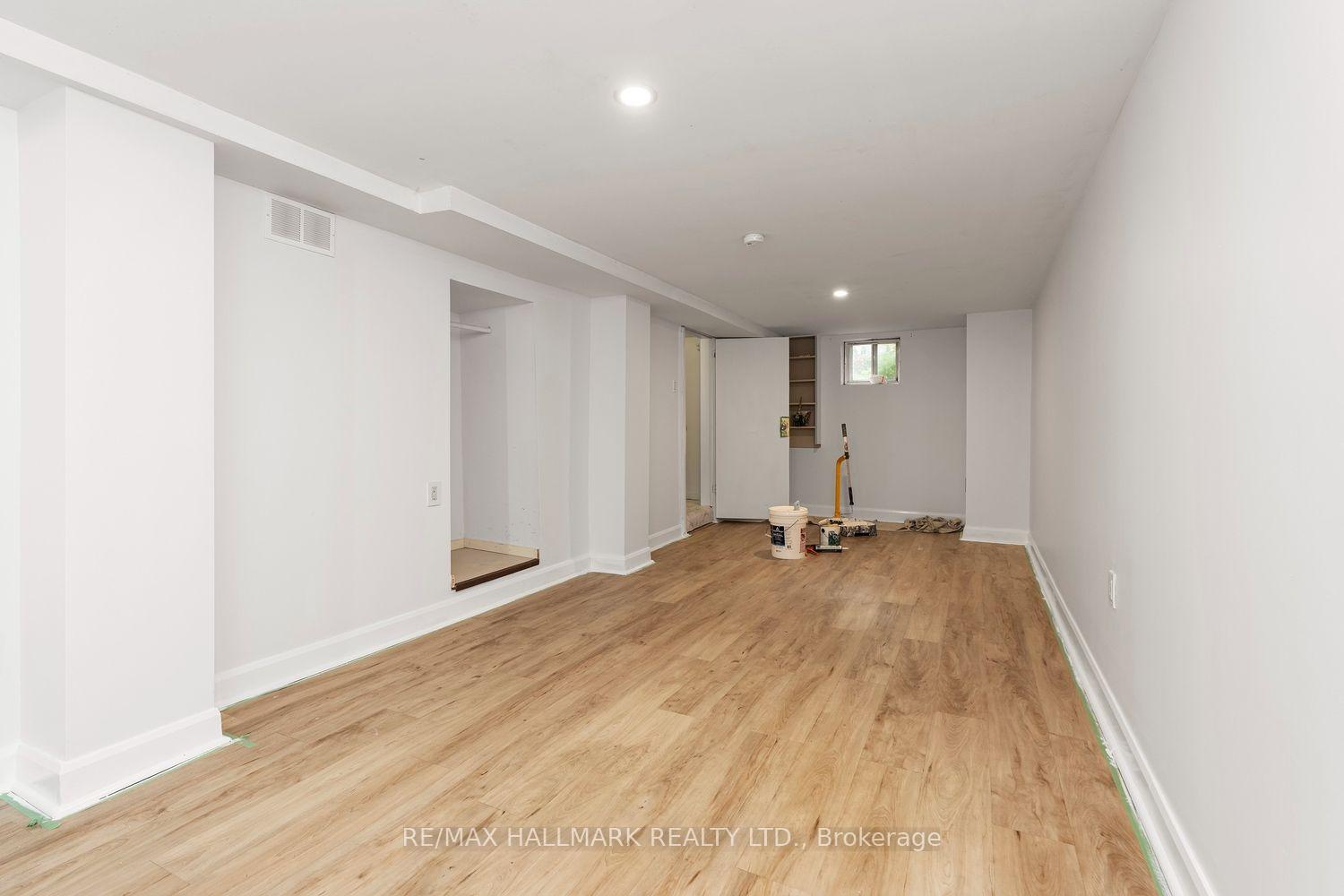 Photo 8 of 31 Thora Avenue, Scarborough, Oakridge — HOMEH