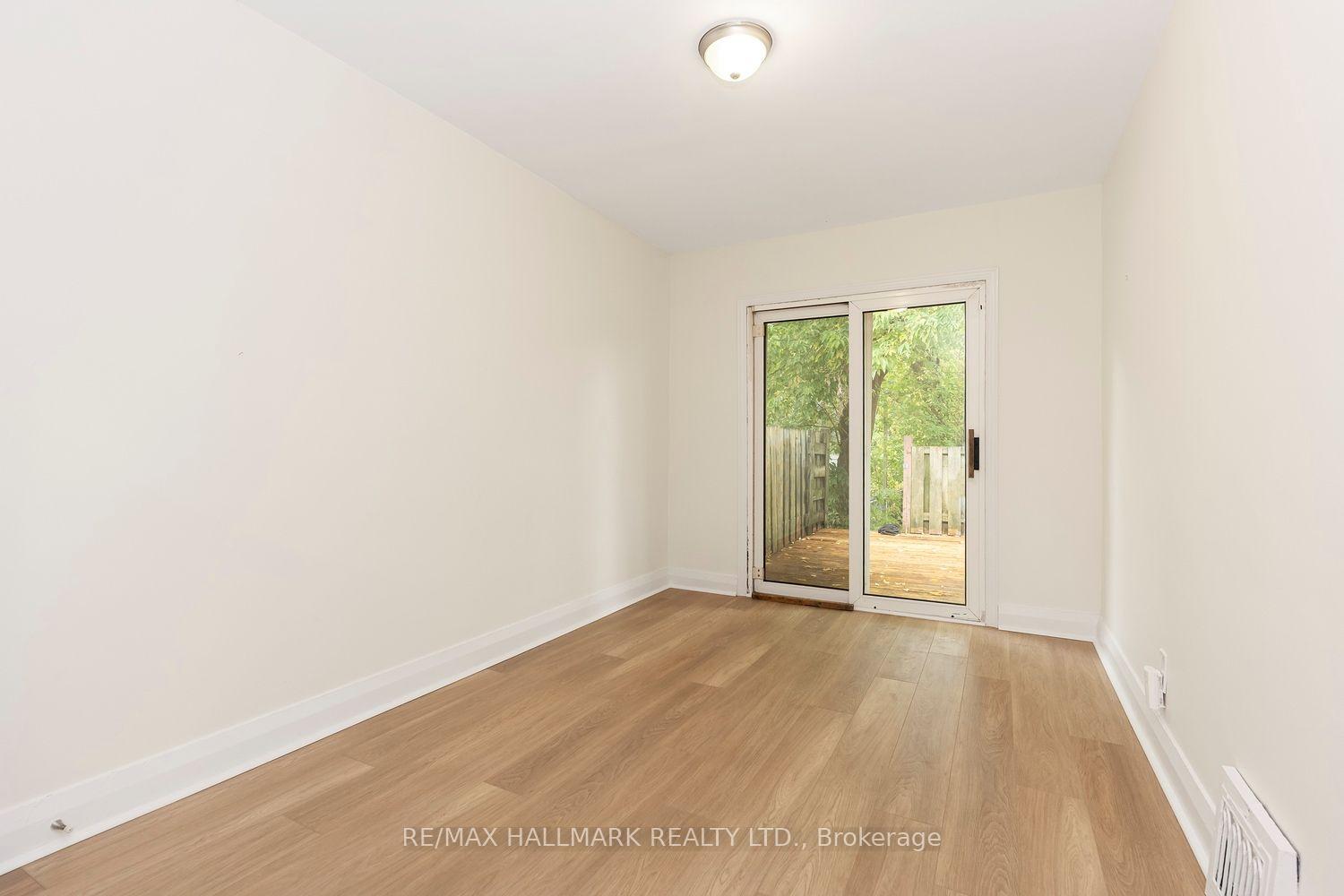 Photo 20 of 31 Thora Avenue, Scarborough, Oakridge — HOMEH