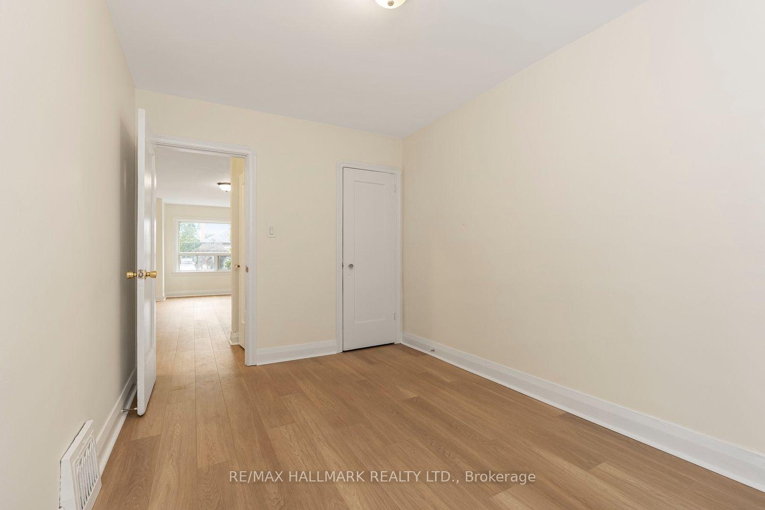 Photo 21 of 31 Thora Avenue, Scarborough, Oakridge — HOMEH