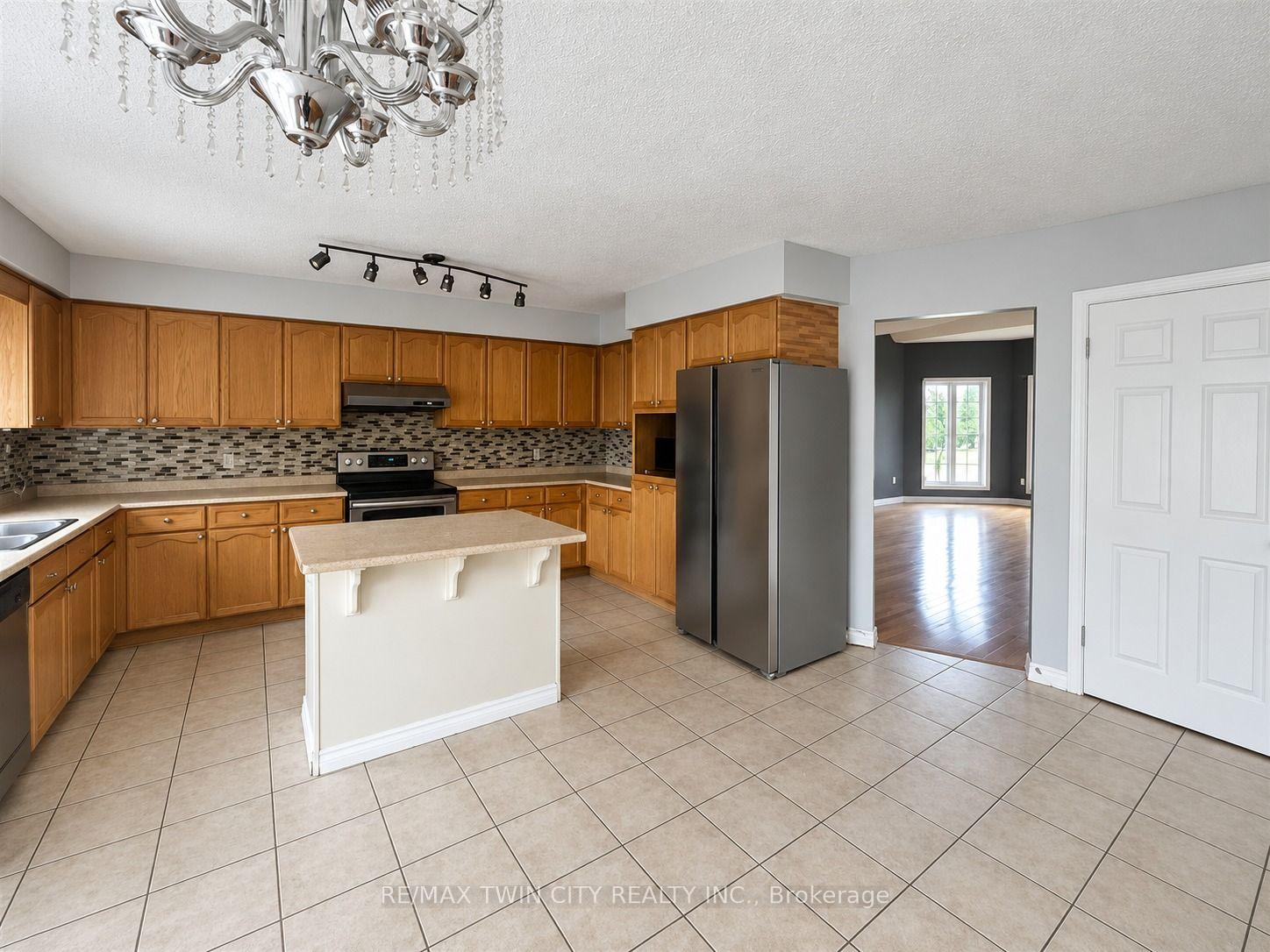 Photo 10 of 920 Marl Meadow Court, Kitchener, Brigadoon — HOMEH