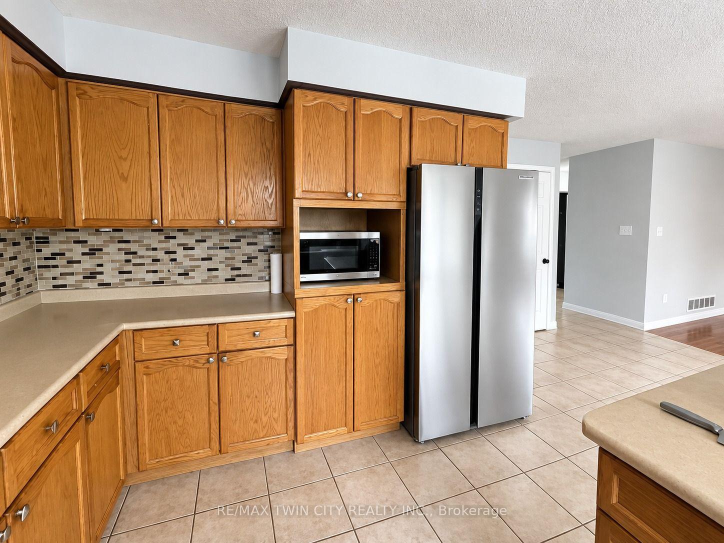 Photo 12 of 920 Marl Meadow Court, Kitchener, Brigadoon — HOMEH