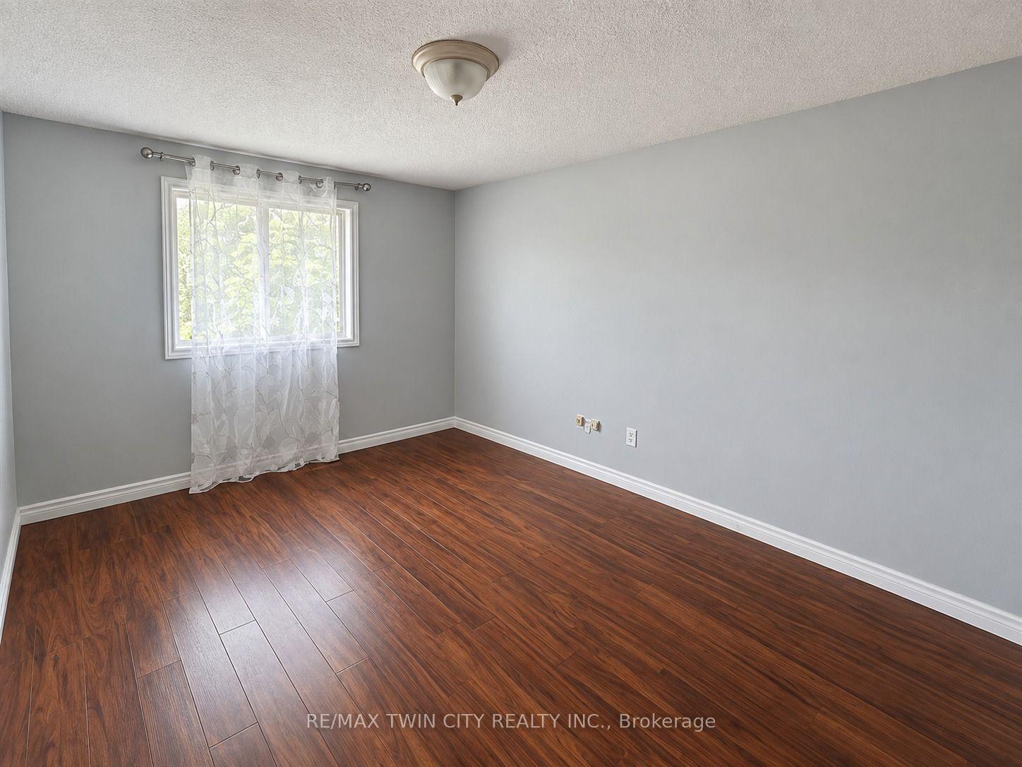 Photo 18 of 920 Marl Meadow Court, Kitchener, Brigadoon — HOMEH