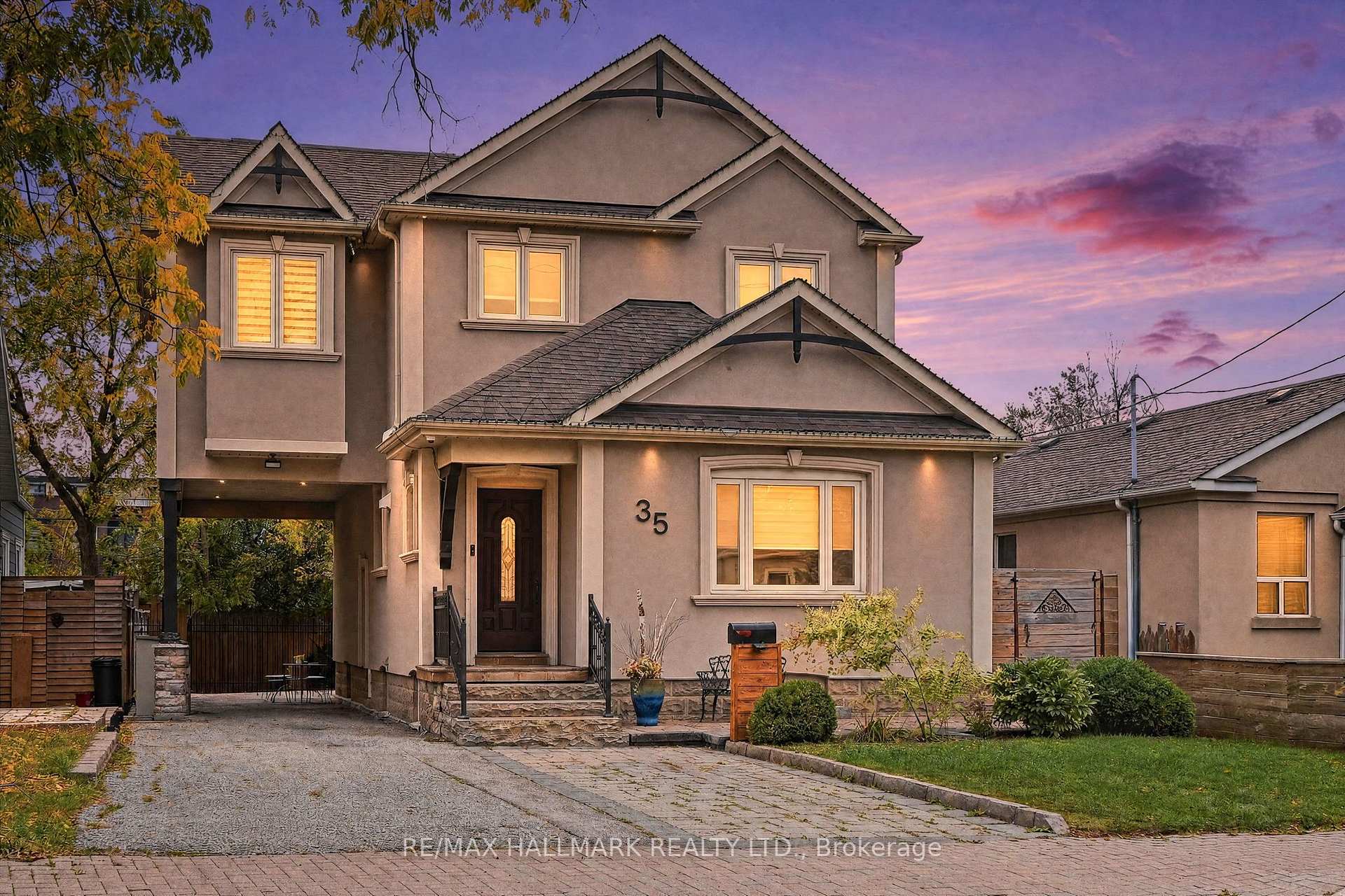 Photo 2 of 35 Rainbow Drive, Vaughan, West Woodbridge — HOMEH