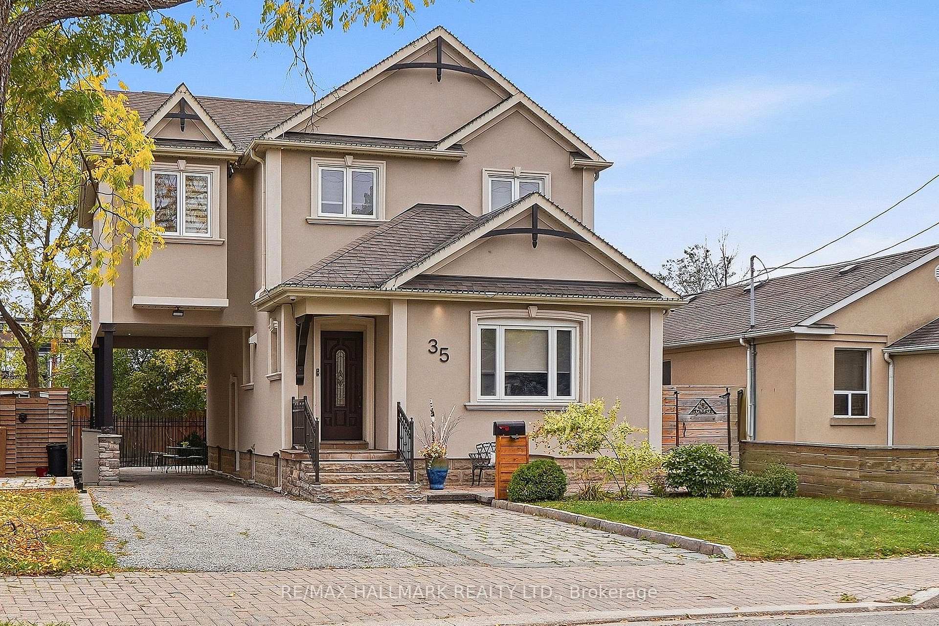 Photo 3 of 35 Rainbow Drive, Vaughan, West Woodbridge — HOMEH
