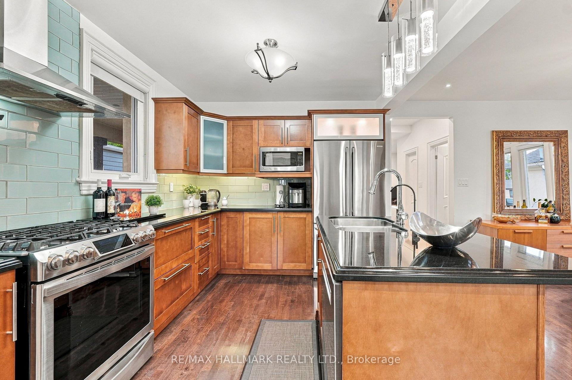 Photo 11 of 35 Rainbow Drive, Vaughan, West Woodbridge — HOMEH