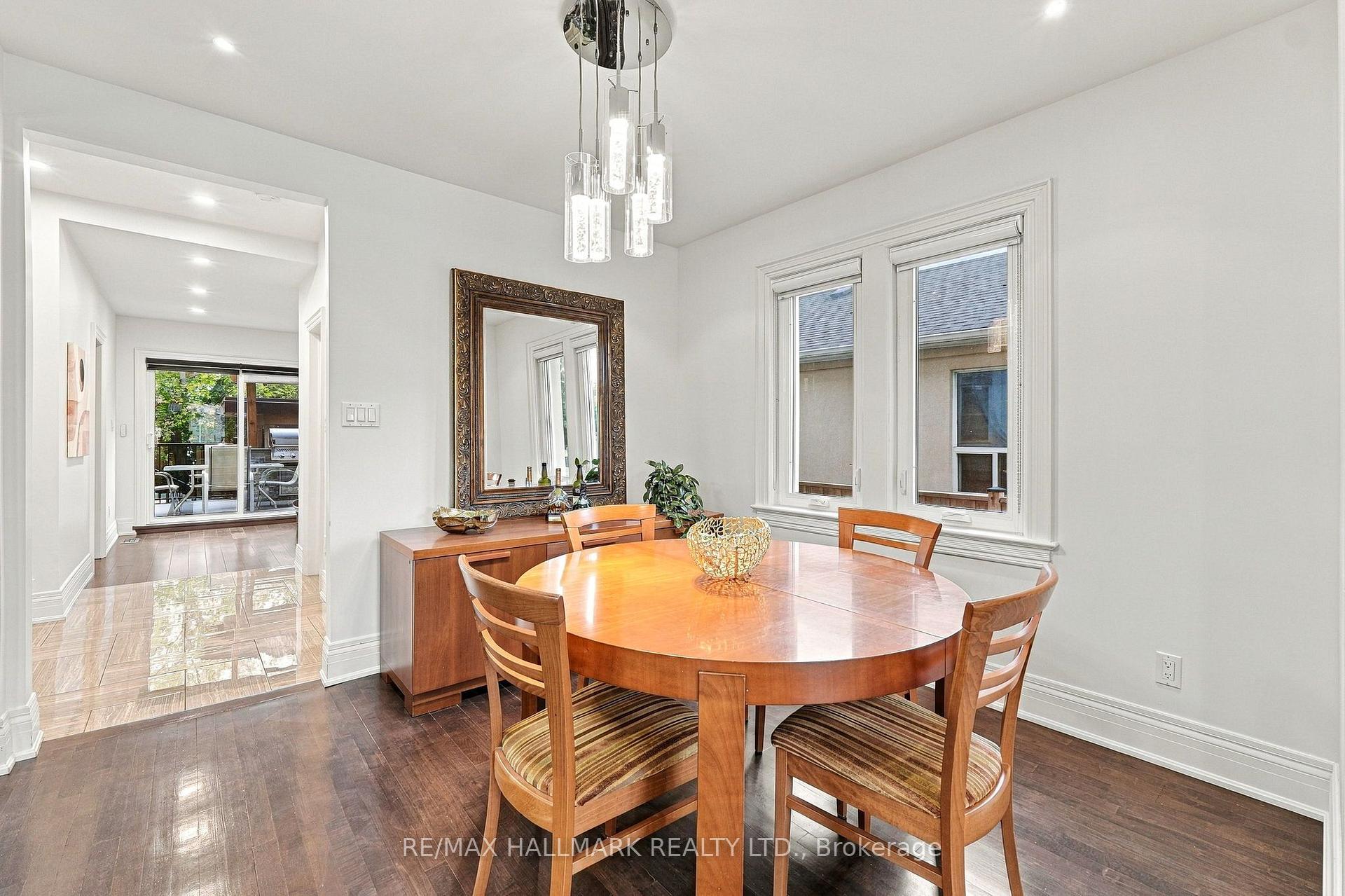 Photo 16 of 35 Rainbow Drive, Vaughan, West Woodbridge — HOMEH